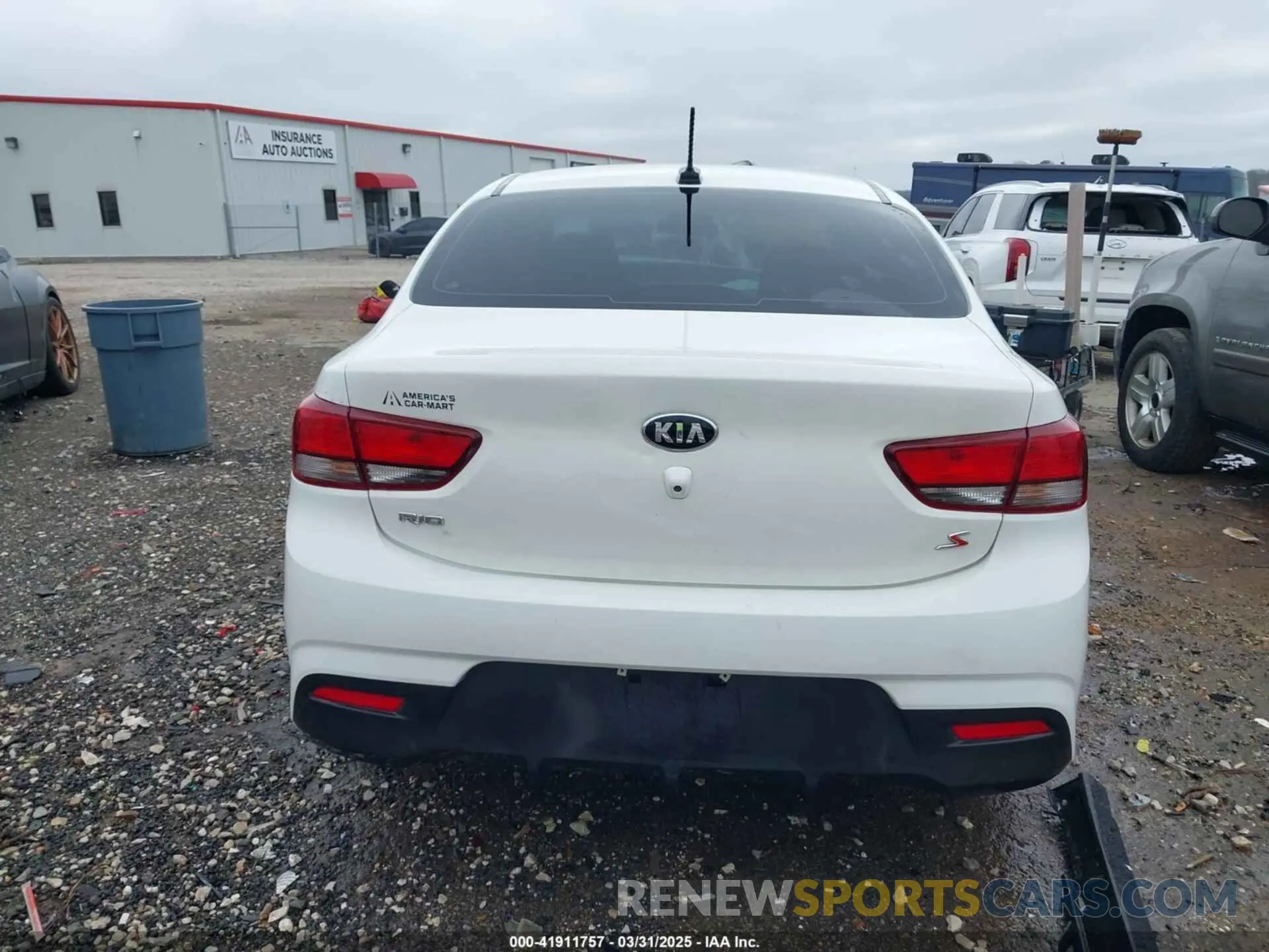 17 Photograph of a damaged car 3KPA24AD4LE322224 KIA RIO 2020