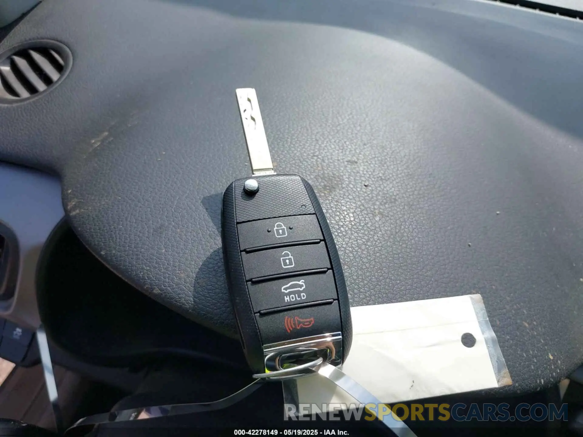 11 Photograph of a damaged car 3KPA24AD4LE333708 KIA RIO 2020