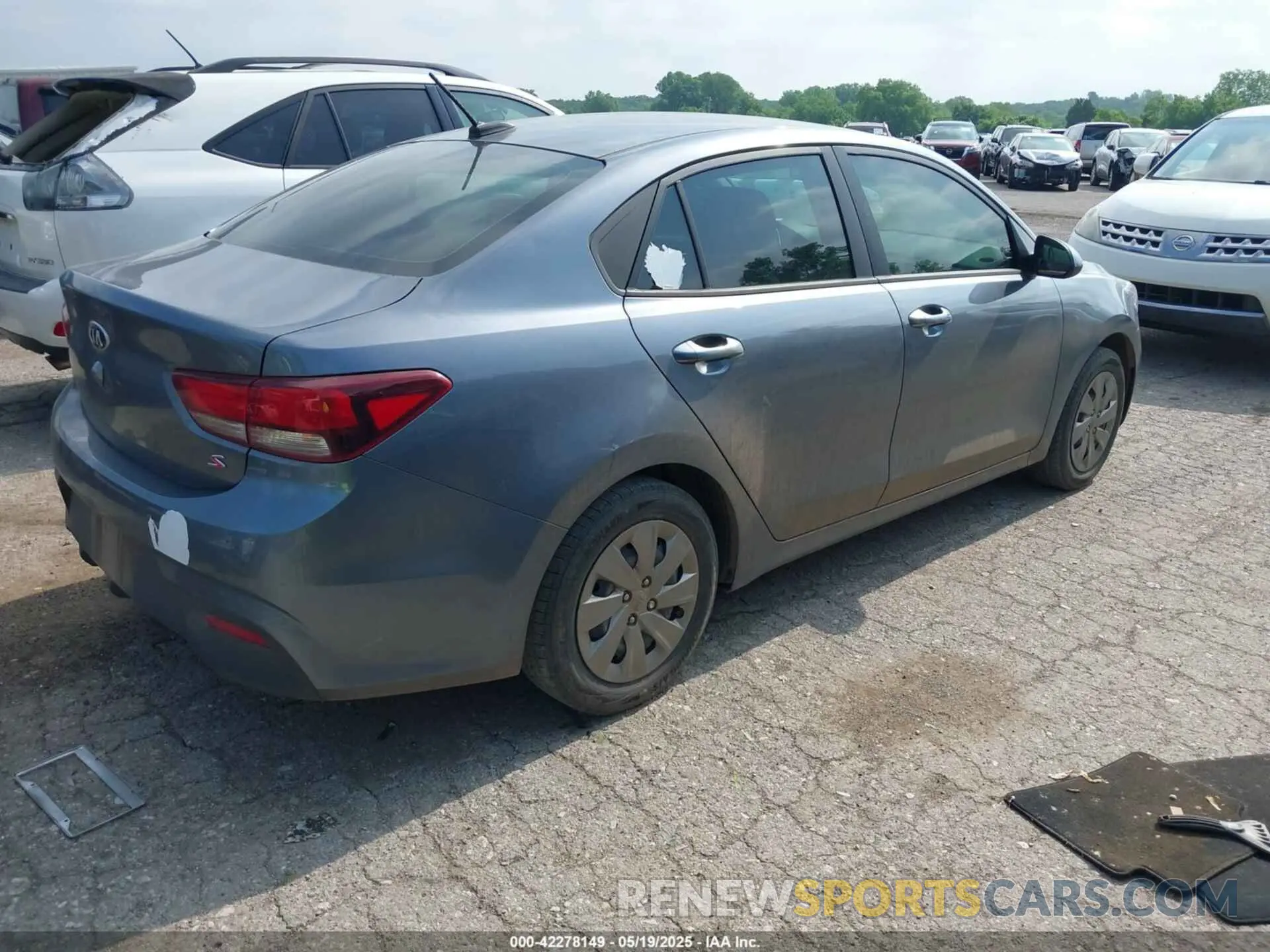 4 Photograph of a damaged car 3KPA24AD4LE333708 KIA RIO 2020