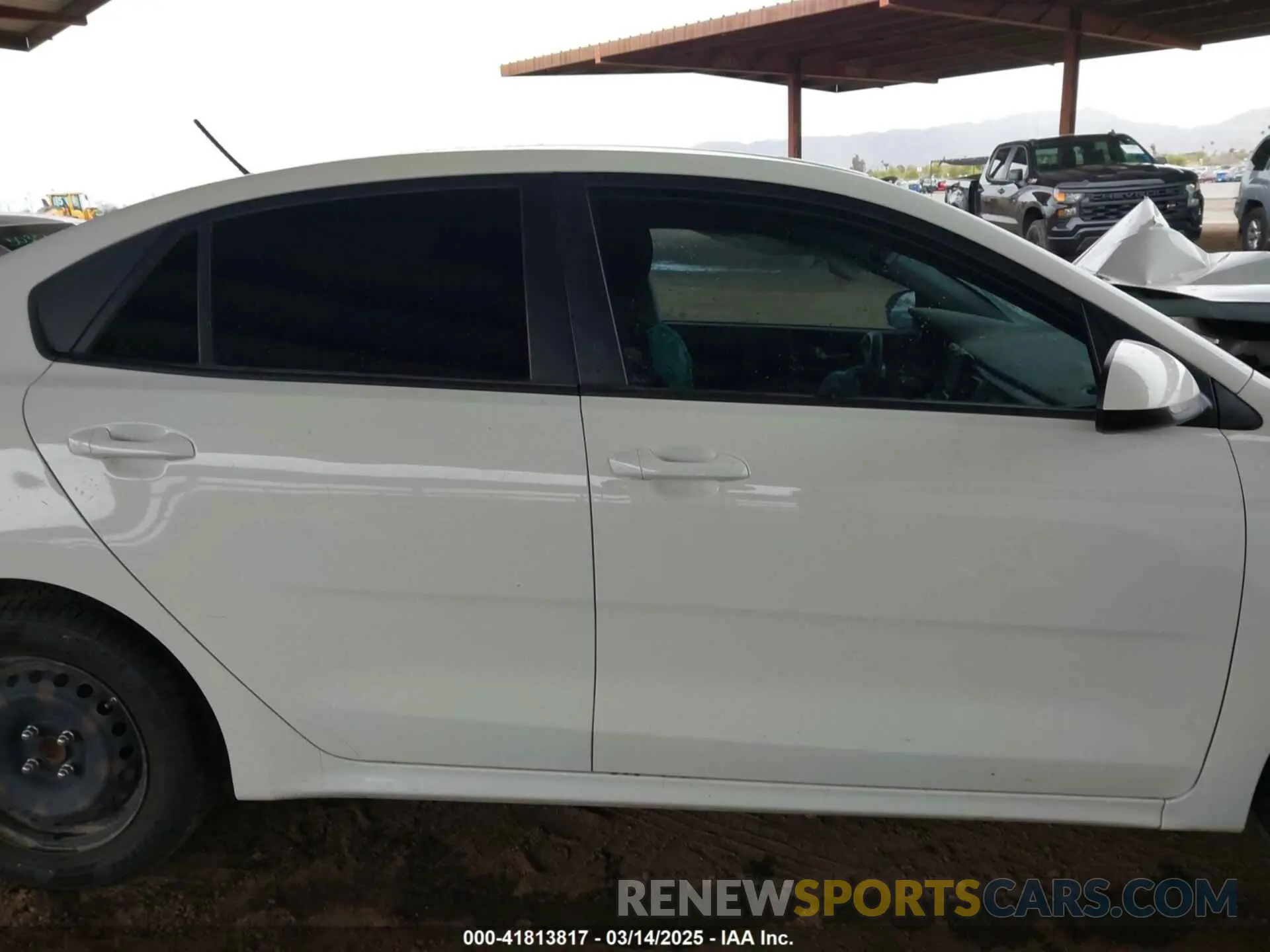 14 Photograph of a damaged car 3KPA24AD4LE334504 KIA RIO 2020