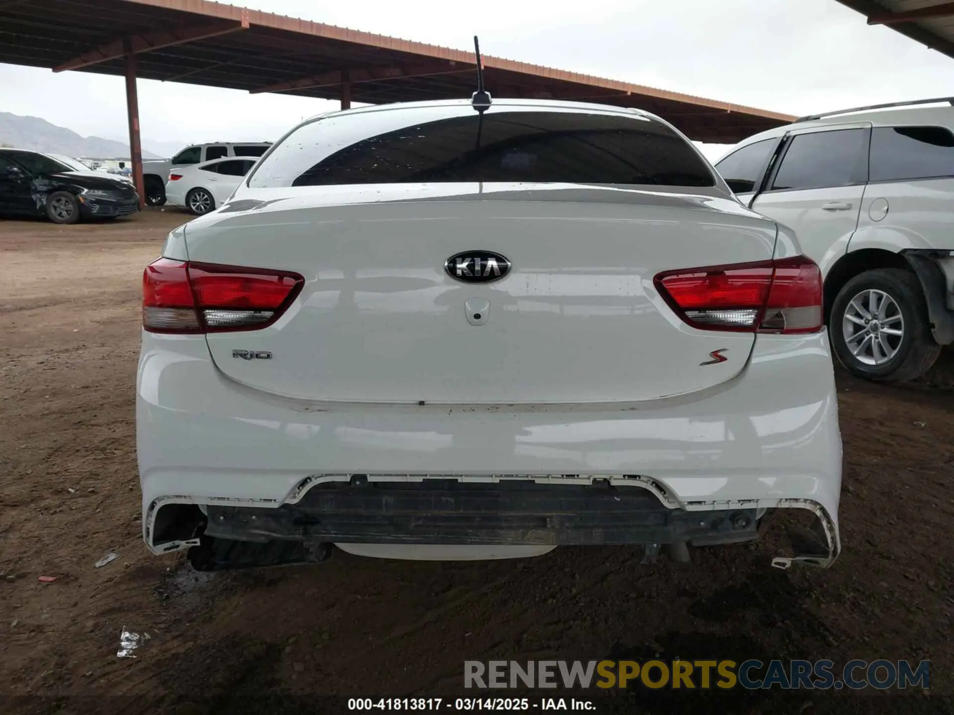 17 Photograph of a damaged car 3KPA24AD4LE334504 KIA RIO 2020