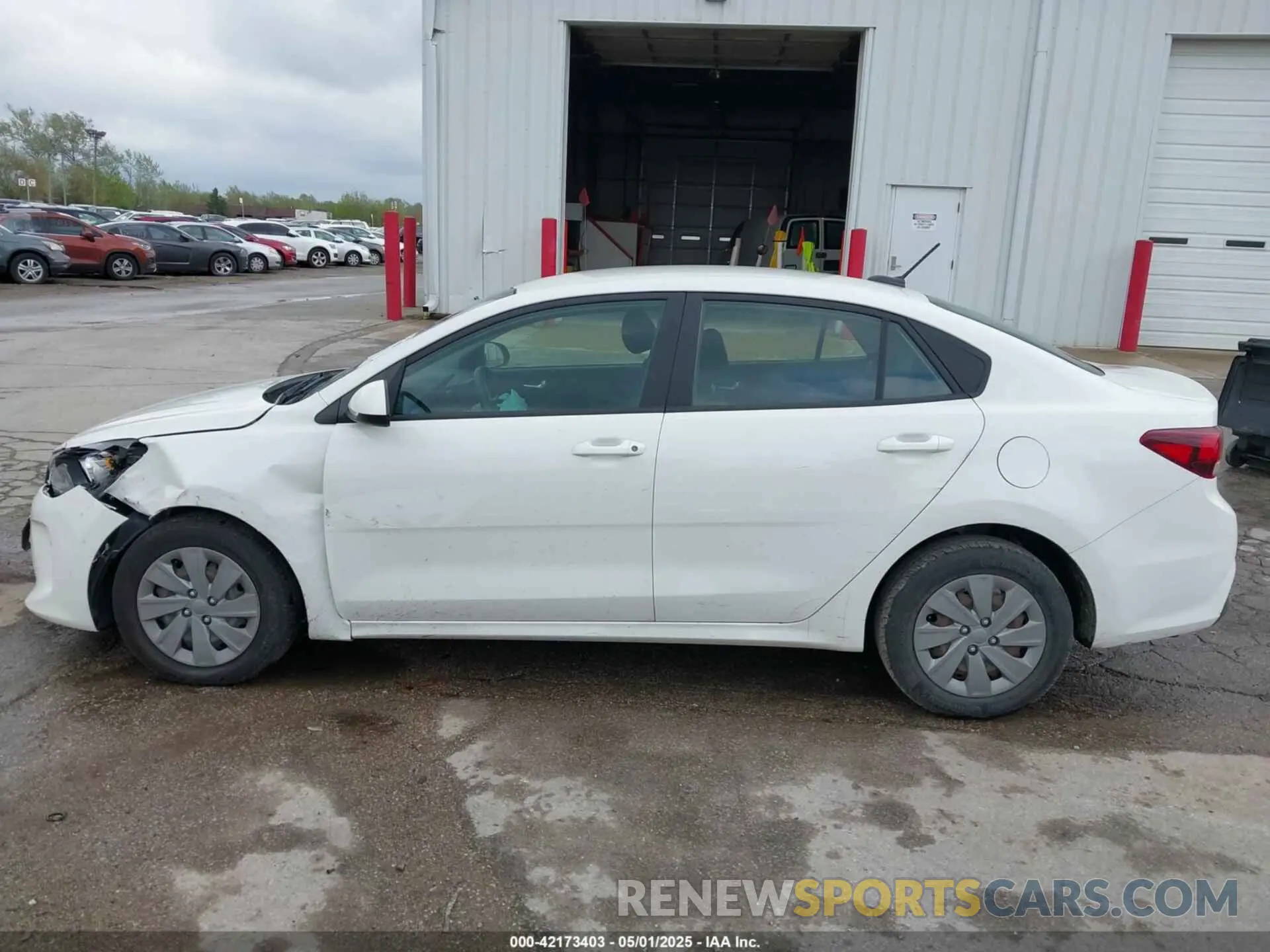 14 Photograph of a damaged car 3KPA24AD4LE335068 KIA RIO 2020