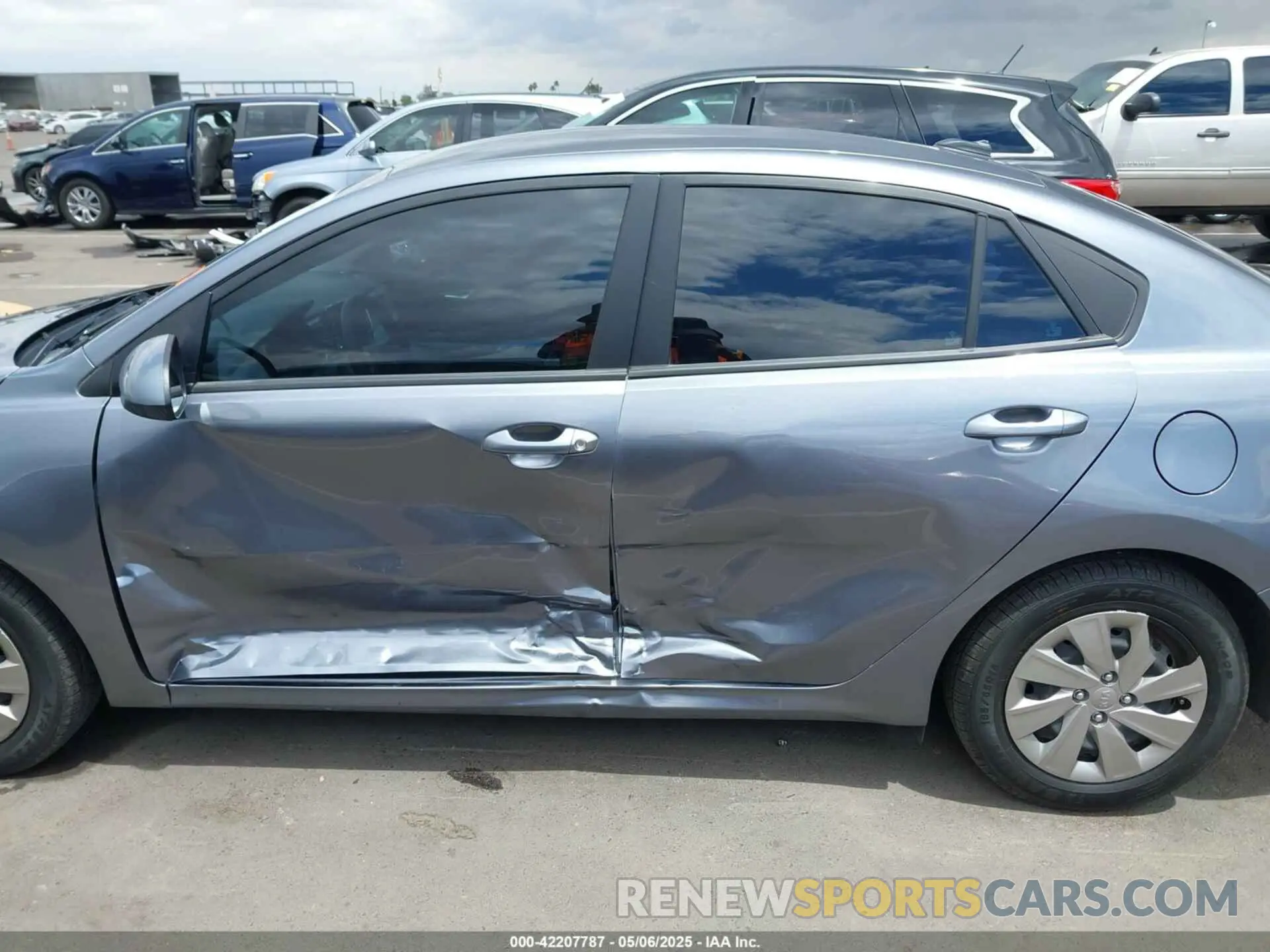 14 Photograph of a damaged car 3KPA24AD6LE336108 KIA RIO 2020