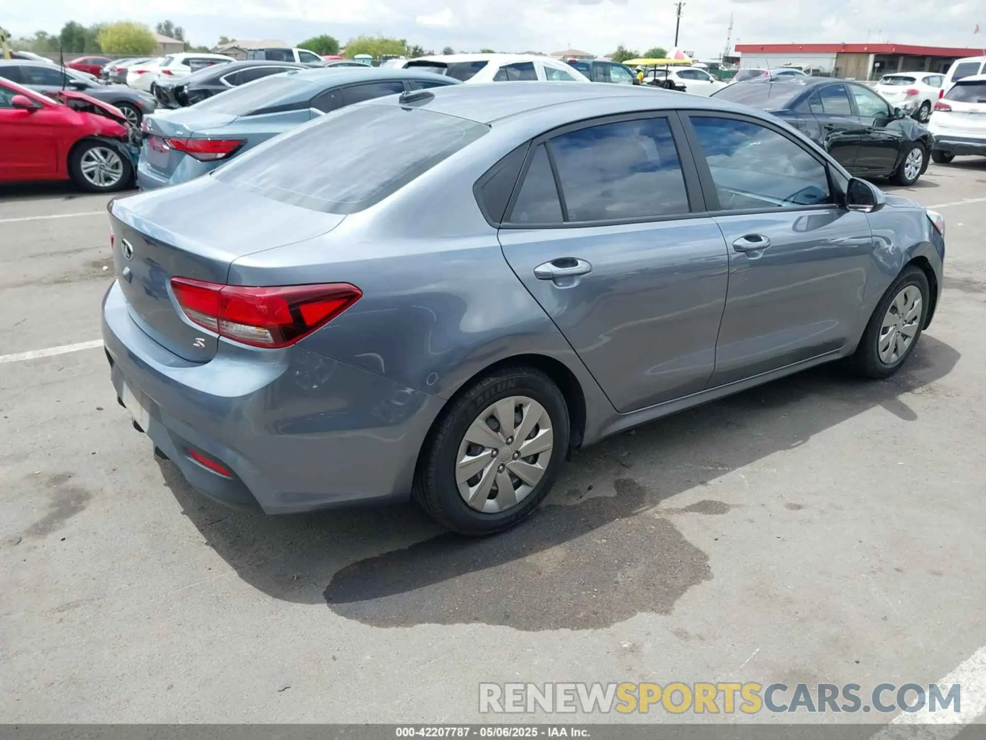 4 Photograph of a damaged car 3KPA24AD6LE336108 KIA RIO 2020