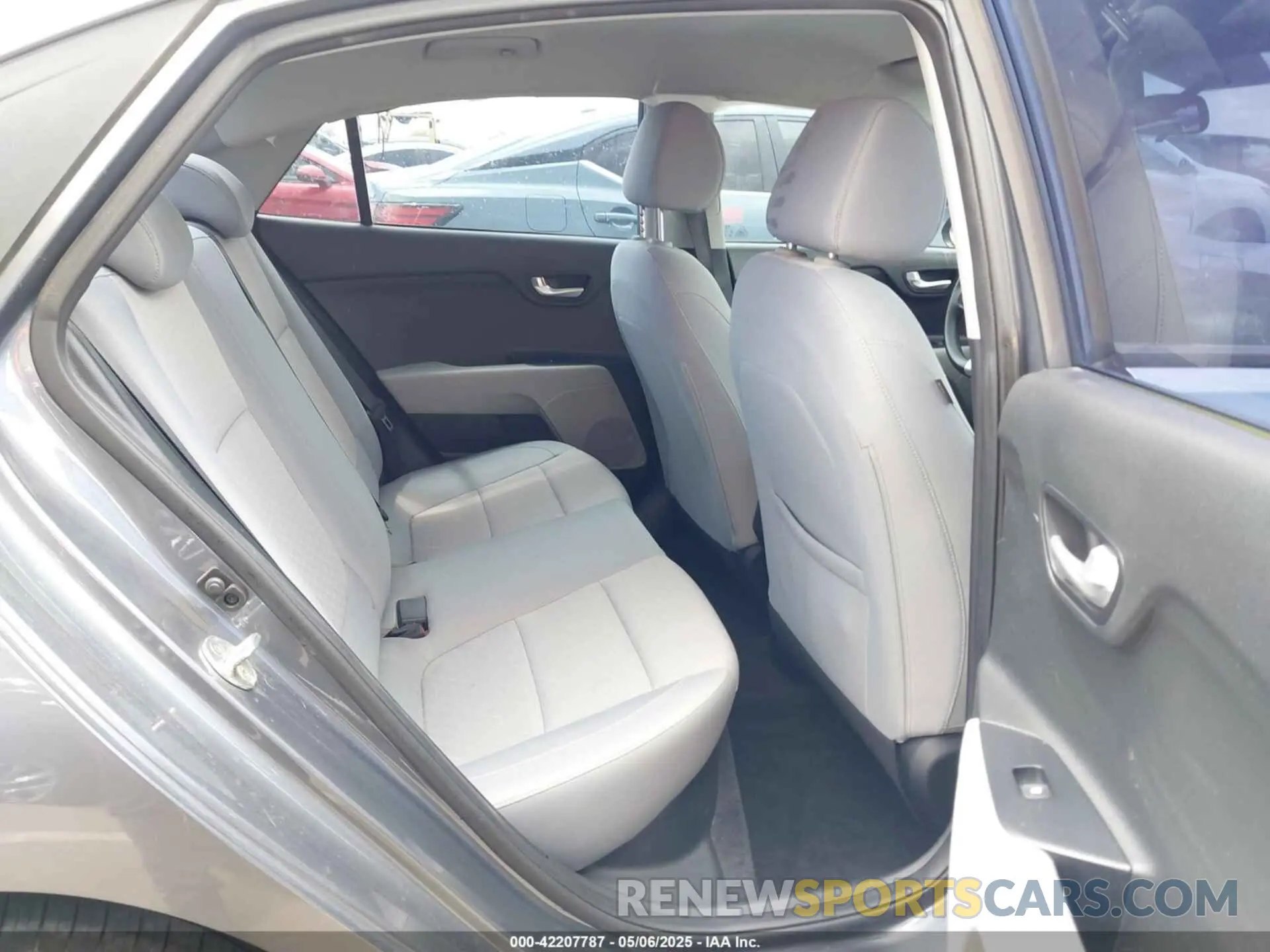 8 Photograph of a damaged car 3KPA24AD6LE336108 KIA RIO 2020
