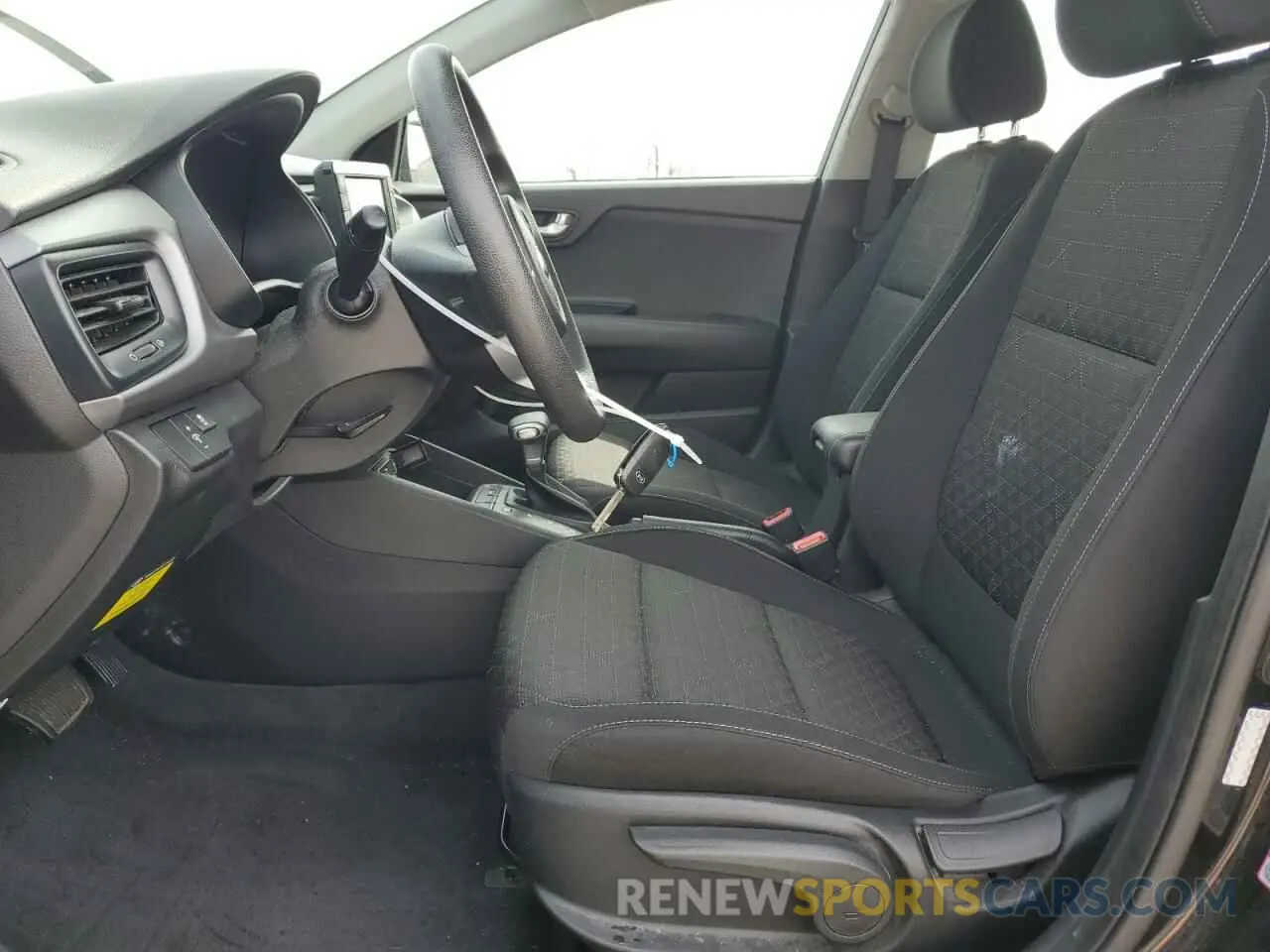 7 Photograph of a damaged car 3KPA24AD6LE337842 KIA RIO 2020