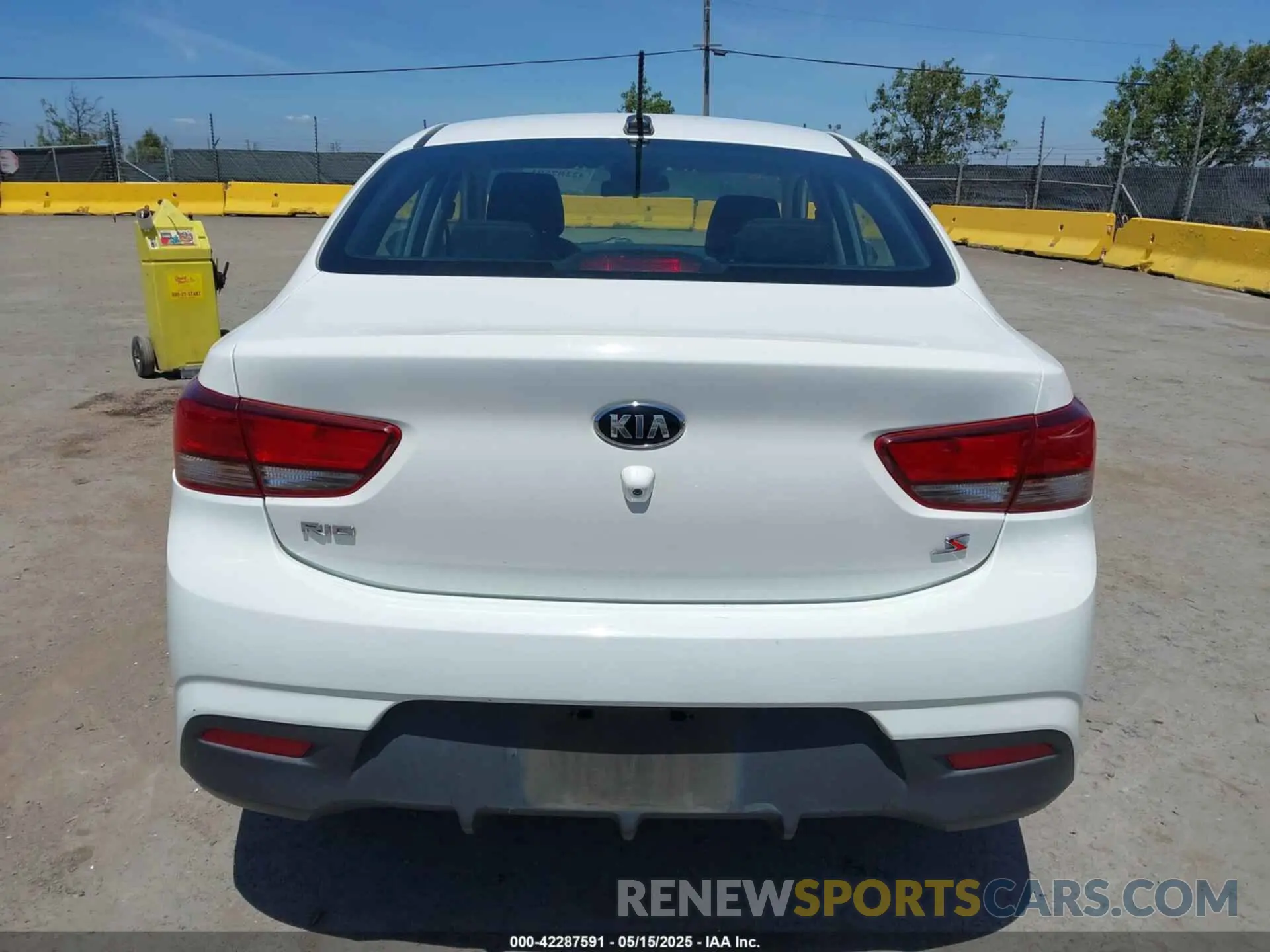 16 Photograph of a damaged car 3KPA24AD7LE292667 KIA RIO 2020