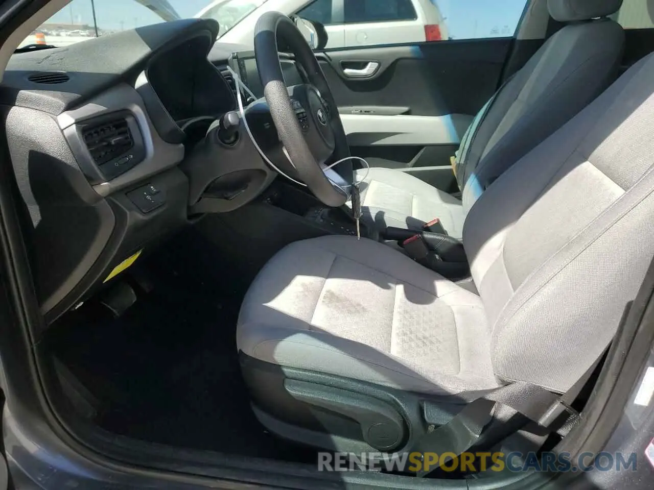 7 Photograph of a damaged car 3KPA24AD7LE333976 KIA RIO 2020