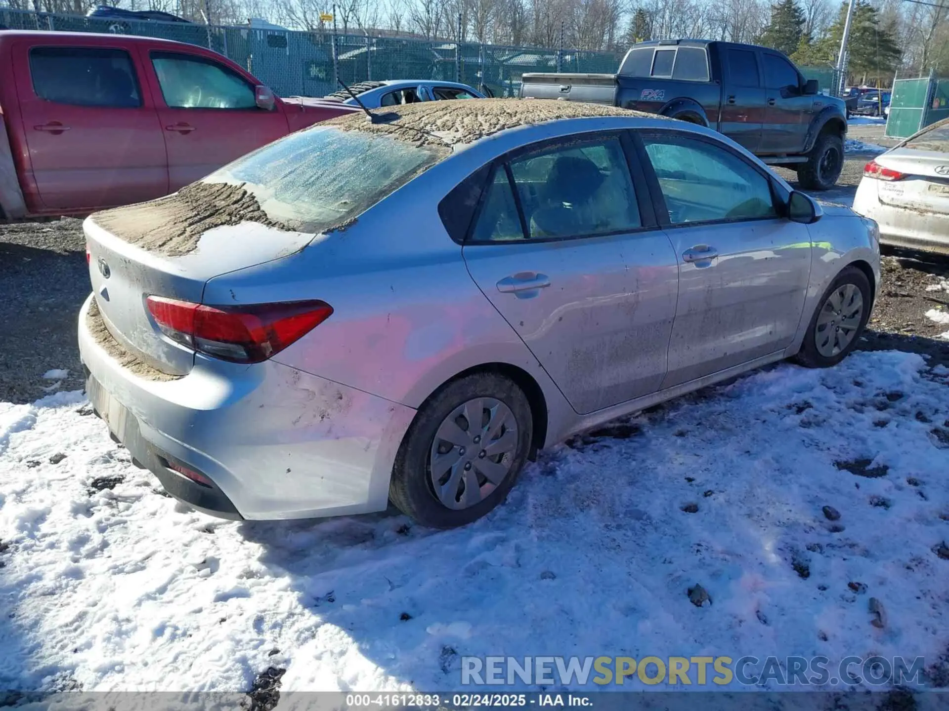 4 Photograph of a damaged car 3KPA24AD9LE311302 KIA RIO 2020