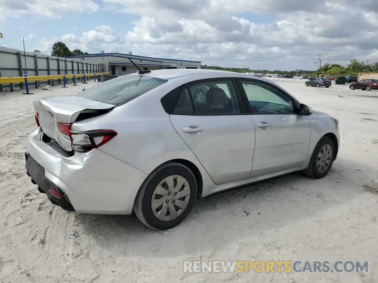 3 Фотография поврежденного автомобиля 3KPA24AD9LE339195 KIA RIO 2020