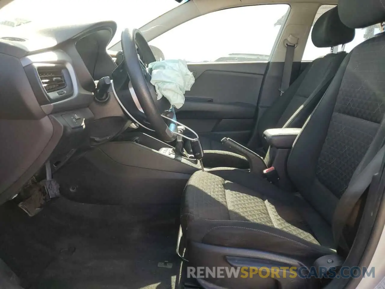 7 Photograph of a damaged car 3KPA24ADXLE274387 KIA RIO 2020