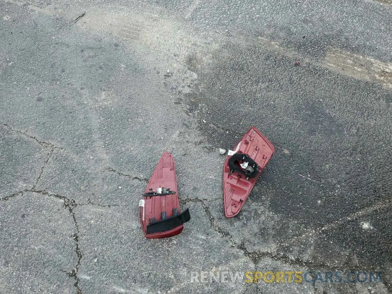 12 Photograph of a damaged car 3KPA24ADXLE302401 KIA RIO 2020