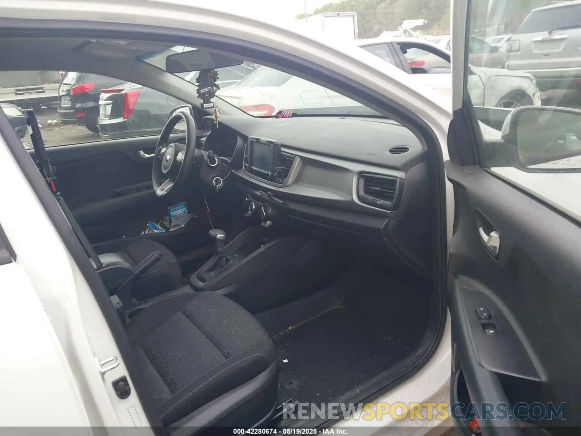 5 Photograph of a damaged car 3KPA24ADXLE330716 KIA RIO 2020