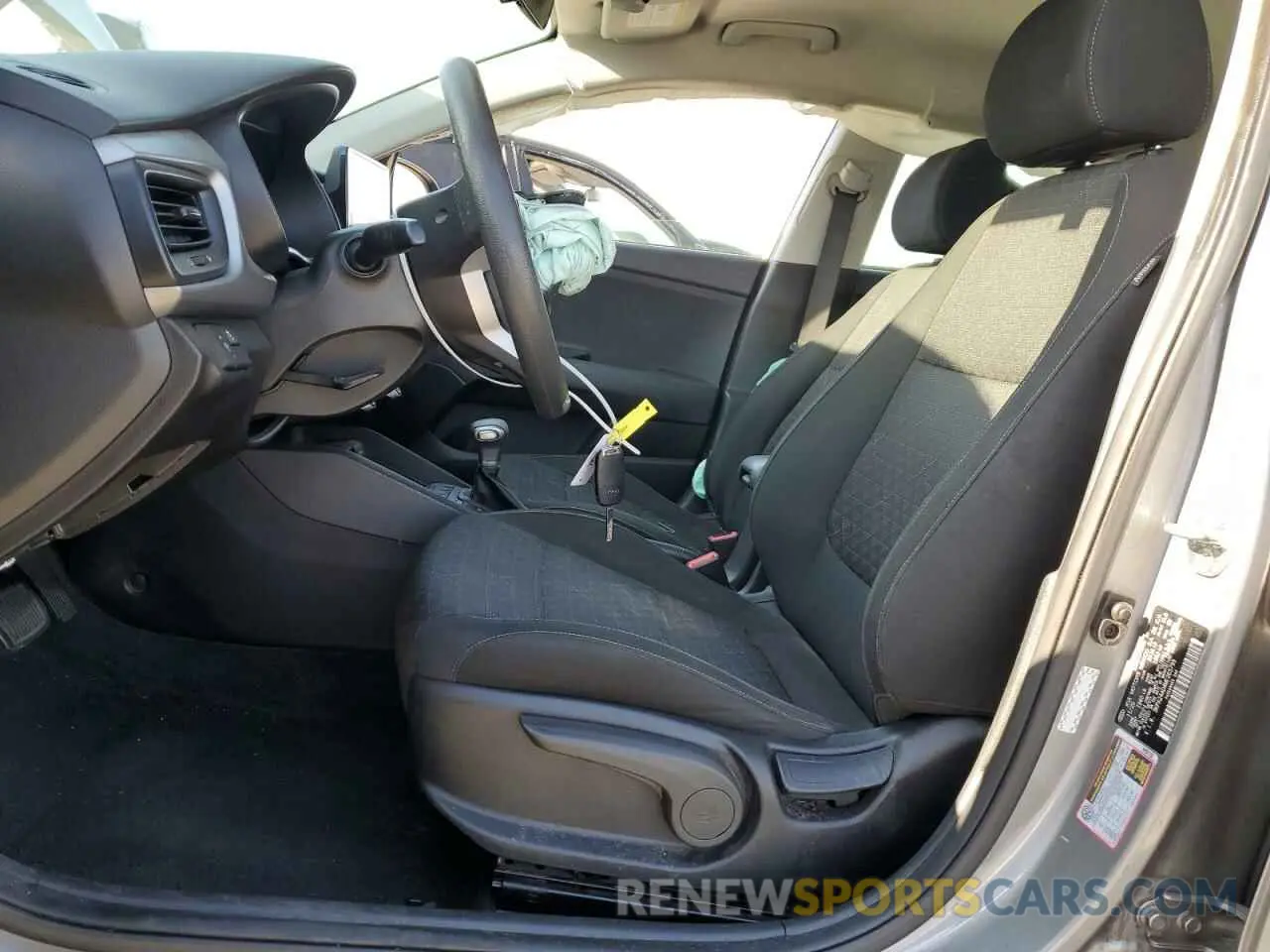 7 Photograph of a damaged car 3KPA24AD4ME365799 KIA RIO 2021