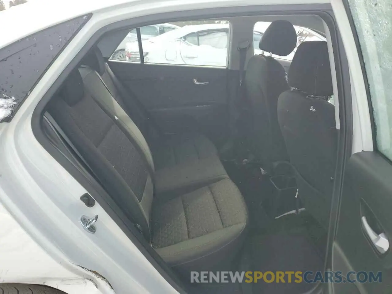 10 Фотография поврежденного автомобиля 3KPA24AD4ME385146 KIA RIO 2021