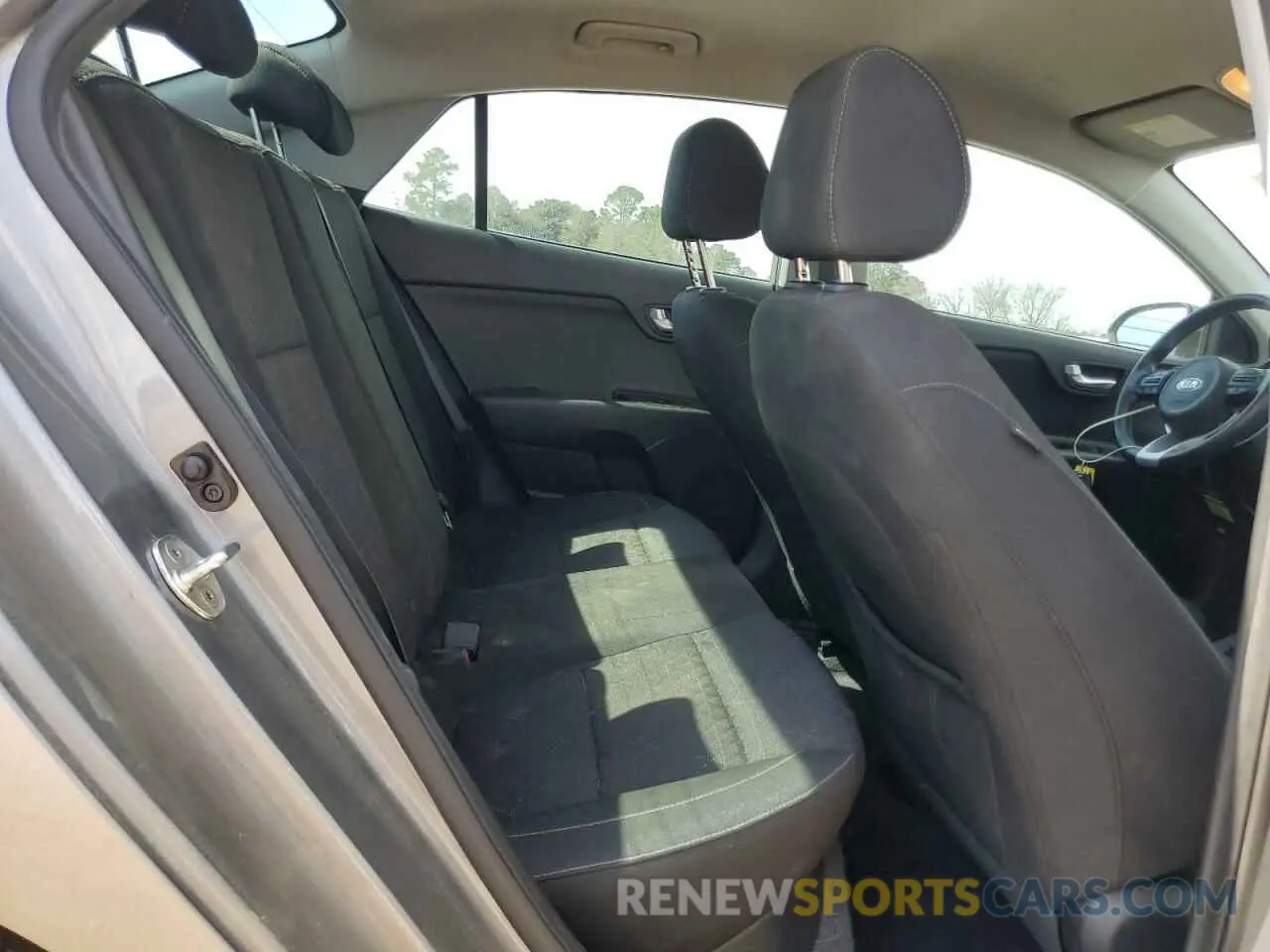 10 Photograph of a damaged car 3KPA24AD4ME425838 KIA RIO 2021