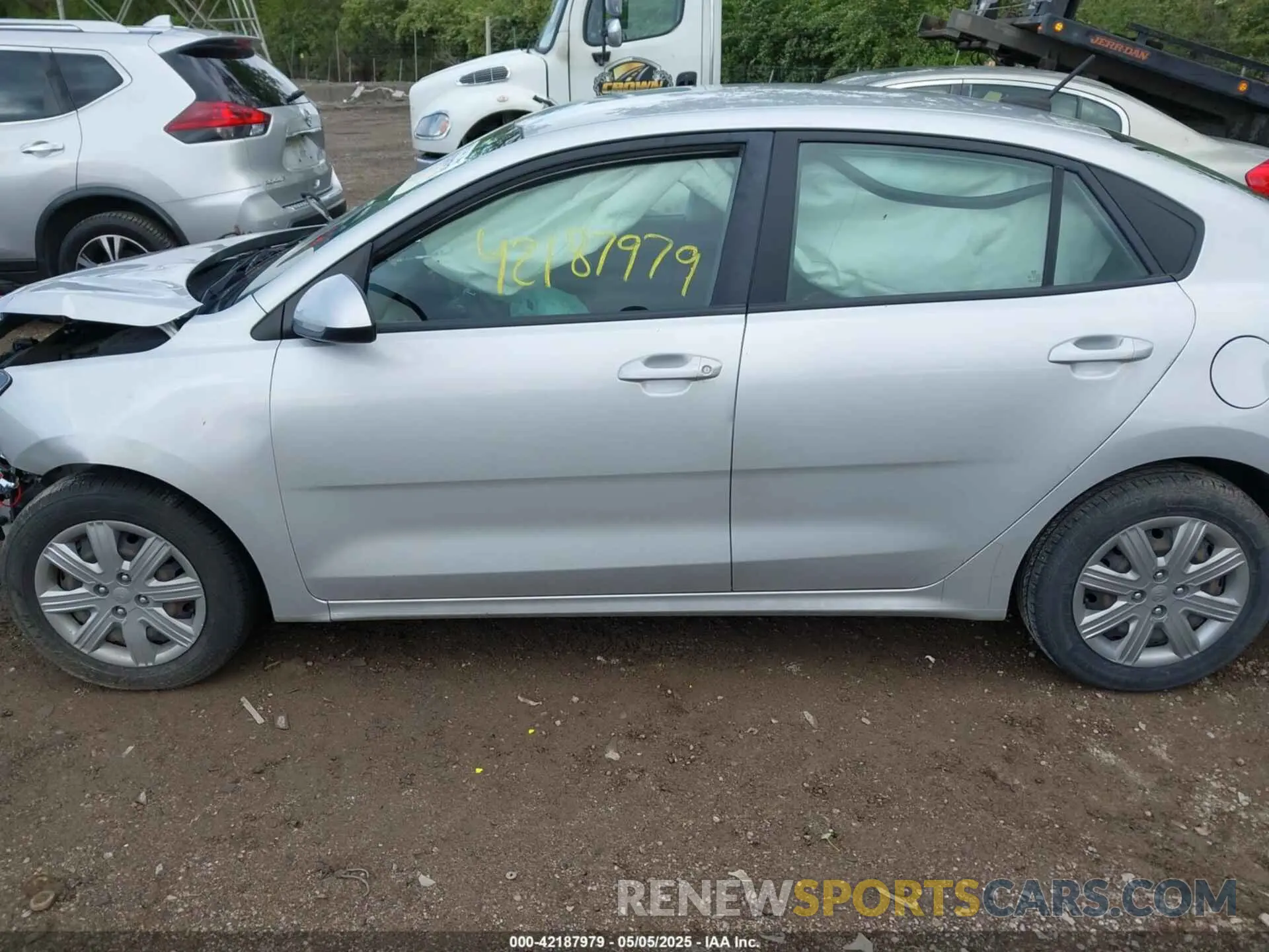 14 Photograph of a damaged car 3KPA24AD5ME367643 KIA RIO 2021