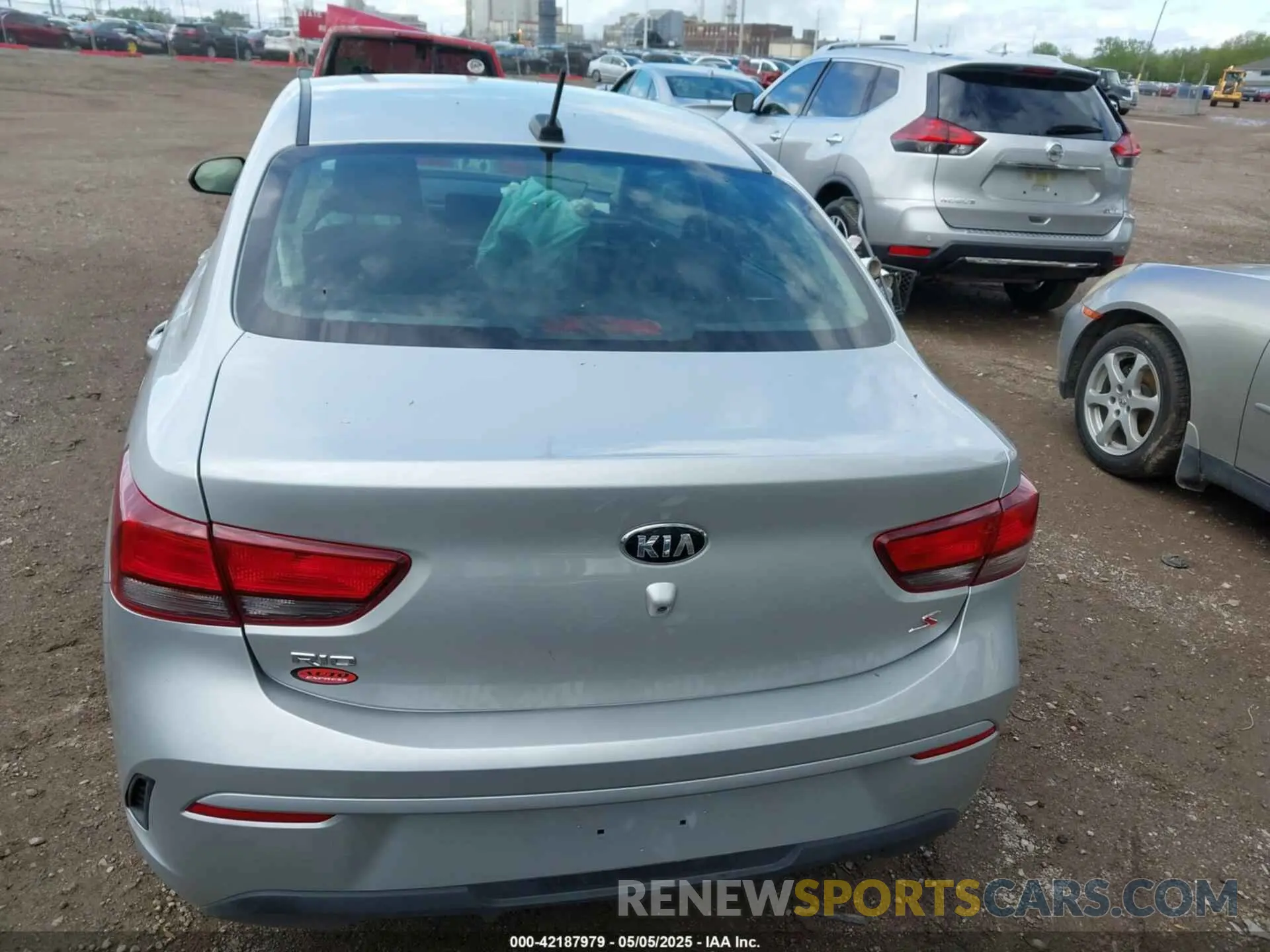 16 Photograph of a damaged car 3KPA24AD5ME367643 KIA RIO 2021