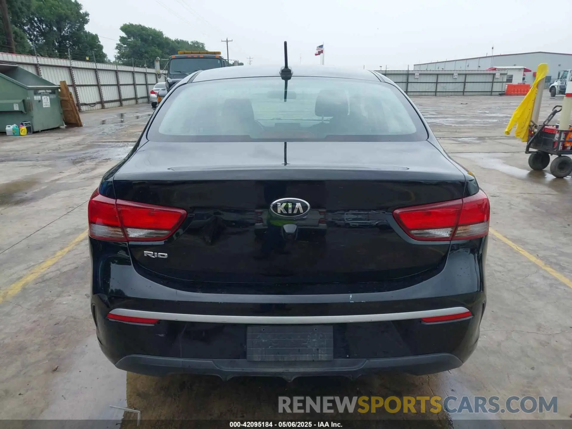 18 Photograph of a damaged car 3KPA24AD7ME412730 KIA RIO 2021