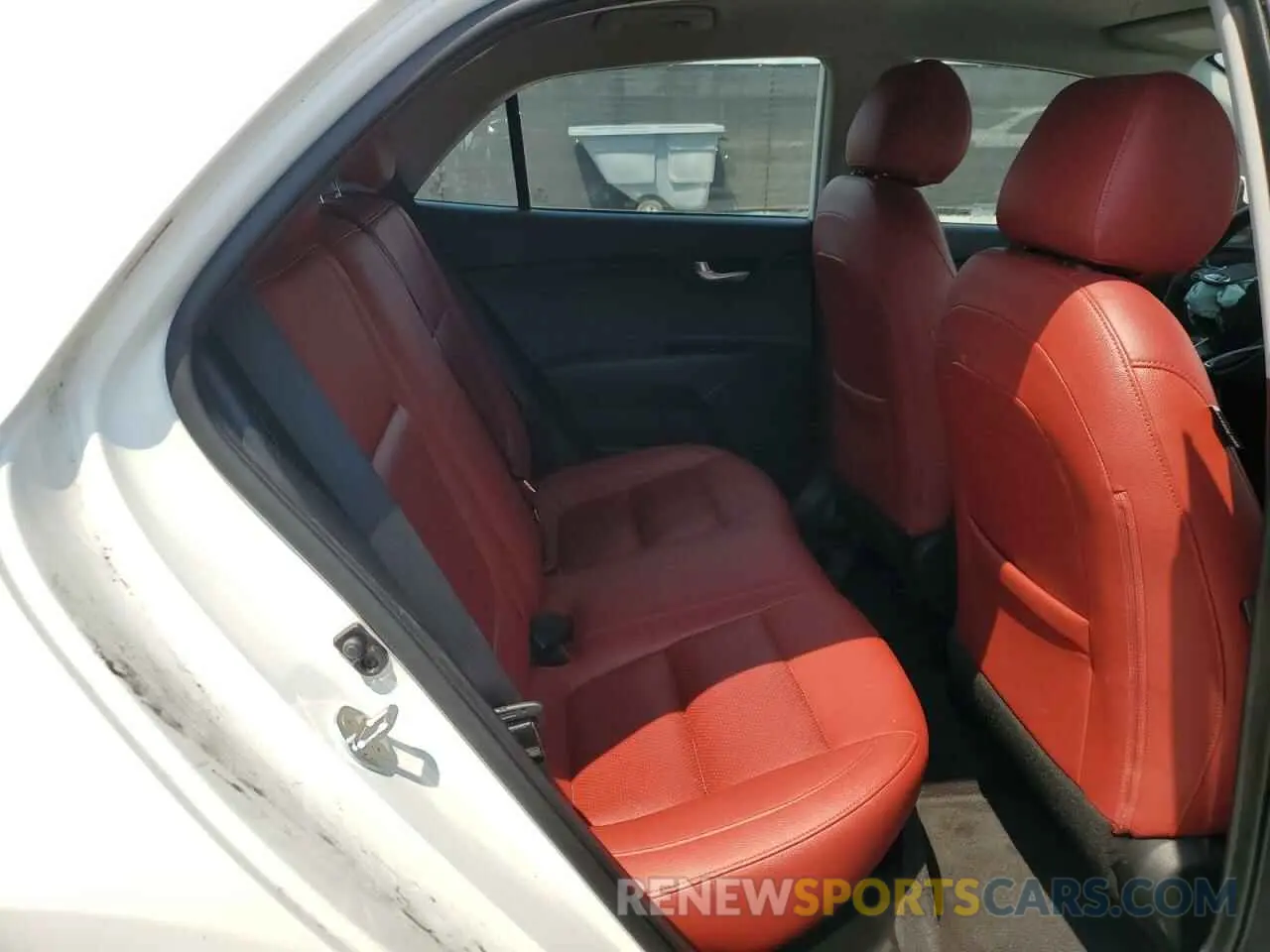 10 Photograph of a damaged car 3KPA25ADXME388414 KIA RIO 2021