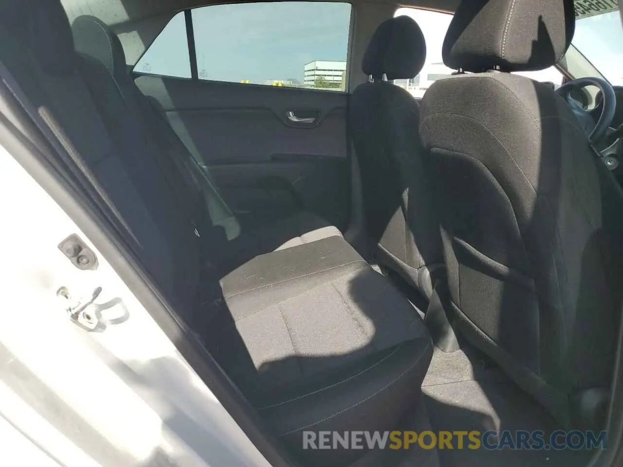 11 Photograph of a damaged car 3KPA24AD0NE438099 KIA RIO 2022