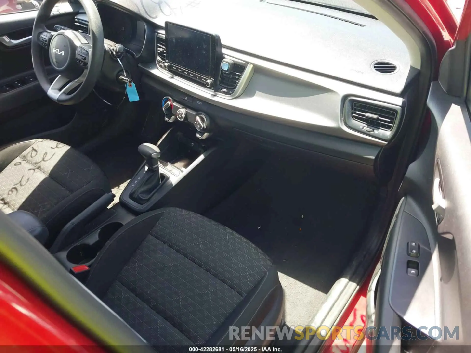 5 Photograph of a damaged car 3KPA24AD1NE432585 KIA RIO 2022