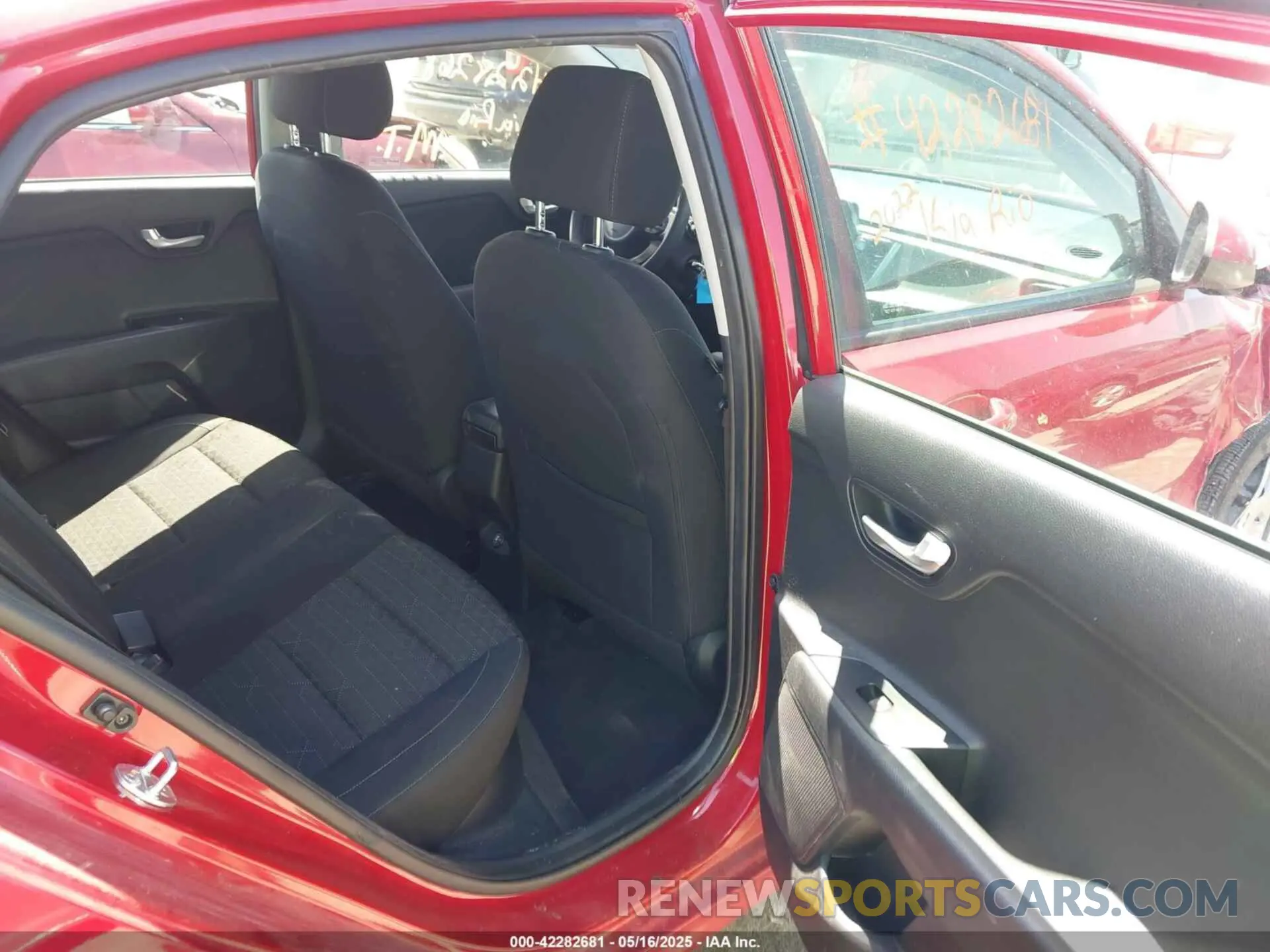 8 Photograph of a damaged car 3KPA24AD1NE432585 KIA RIO 2022