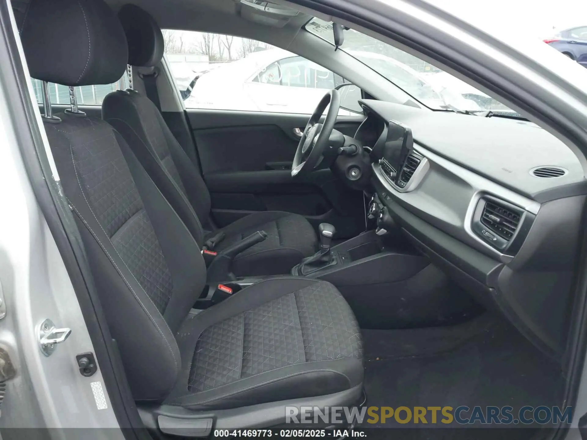 5 Photograph of a damaged car 3KPA24AD1NE473525 KIA RIO 2022