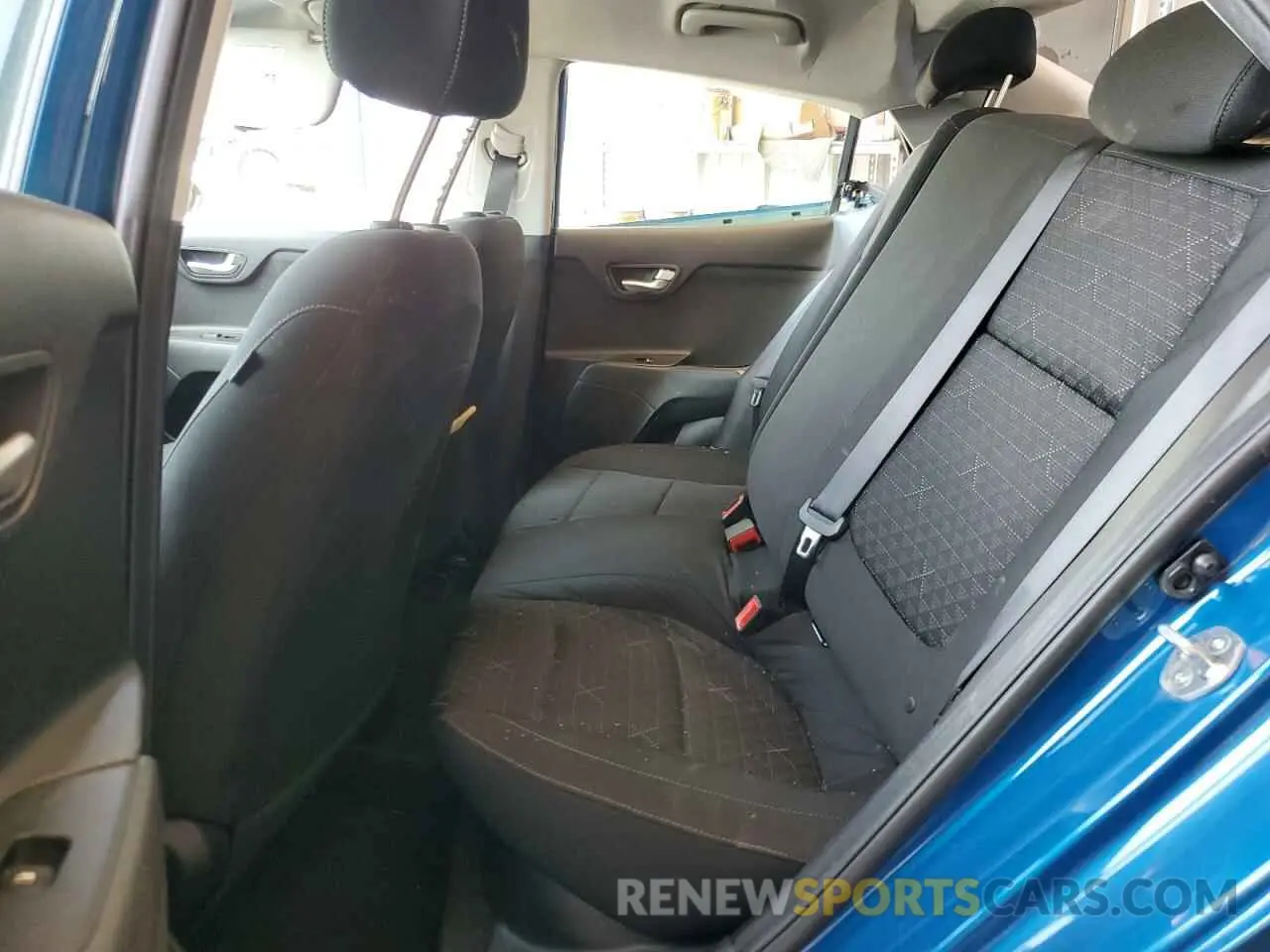10 Photograph of a damaged car 3KPA24AD1NE474495 KIA RIO 2022