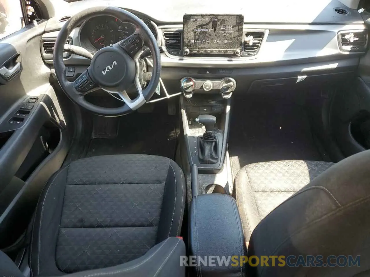 8 Photograph of a damaged car 3KPA24AD1NE479552 KIA RIO 2022