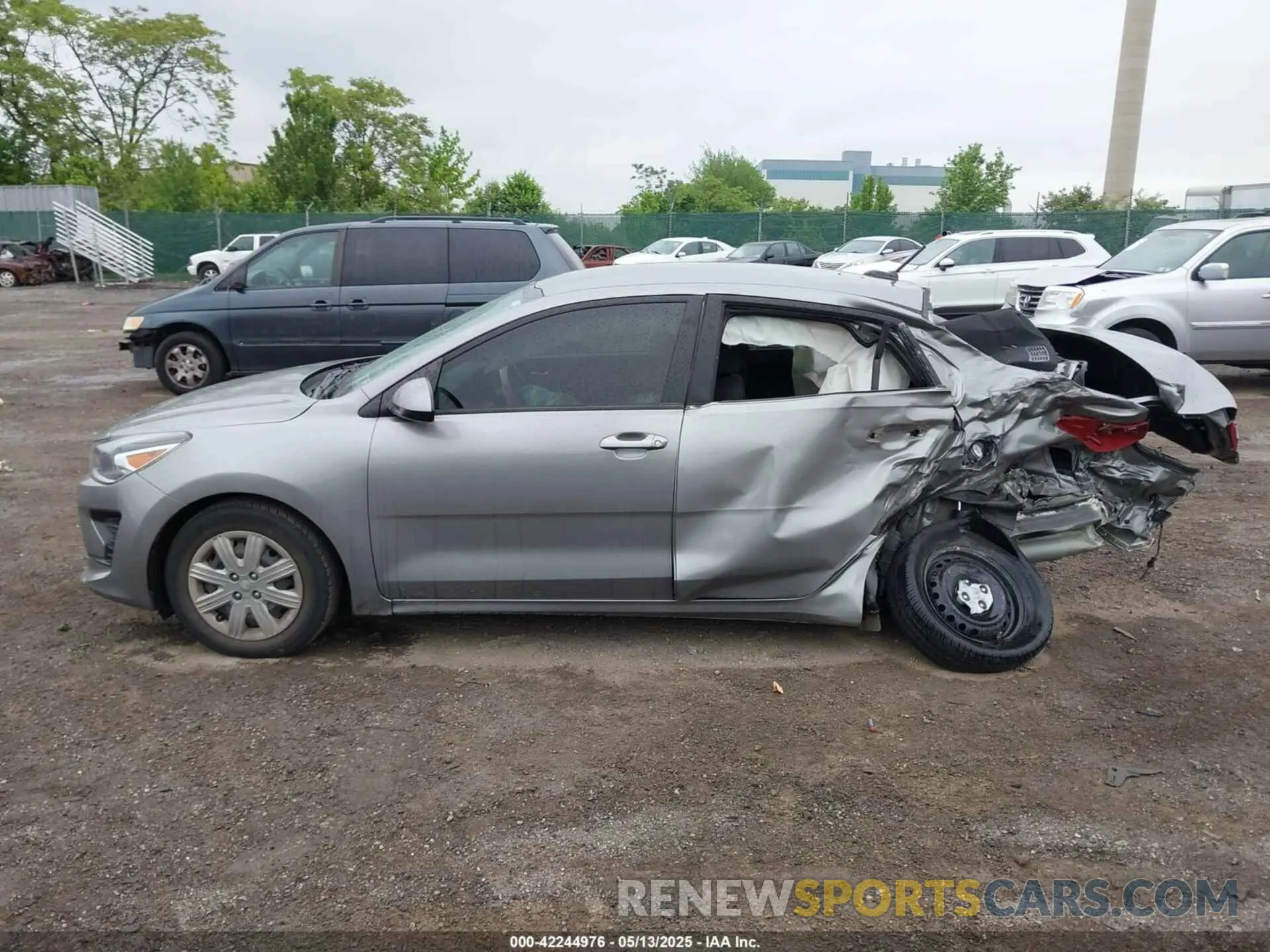 13 Photograph of a damaged car 3KPA24AD2NE431395 KIA RIO 2022
