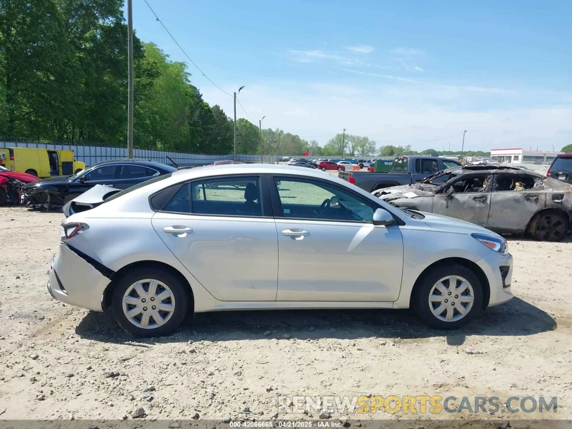 13 Photograph of a damaged car 3KPA24AD3NE487913 KIA RIO 2022