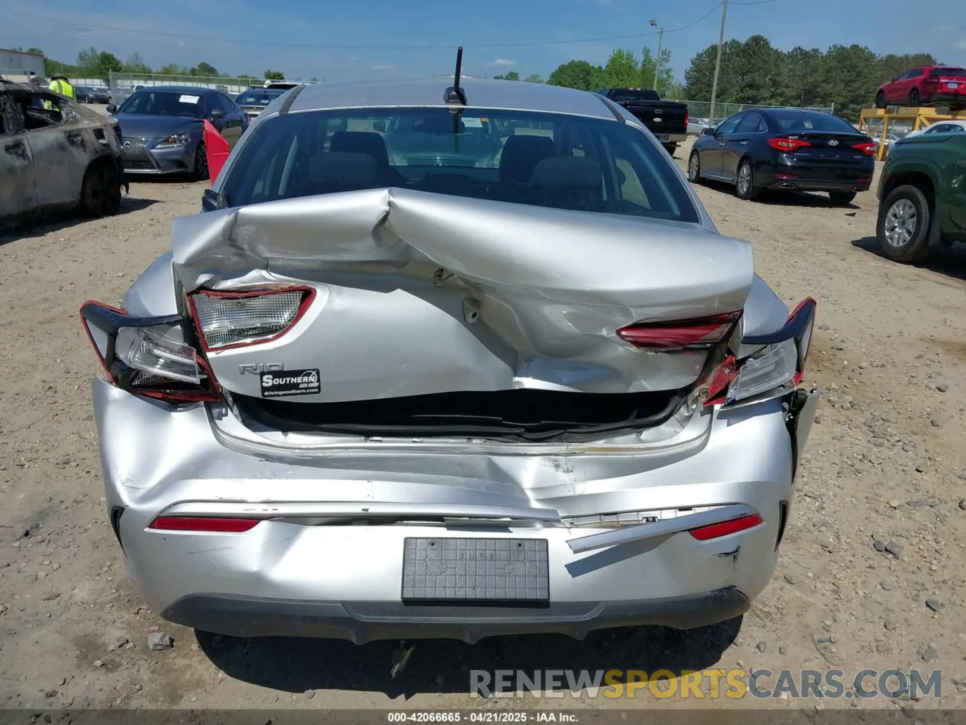 16 Photograph of a damaged car 3KPA24AD3NE487913 KIA RIO 2022