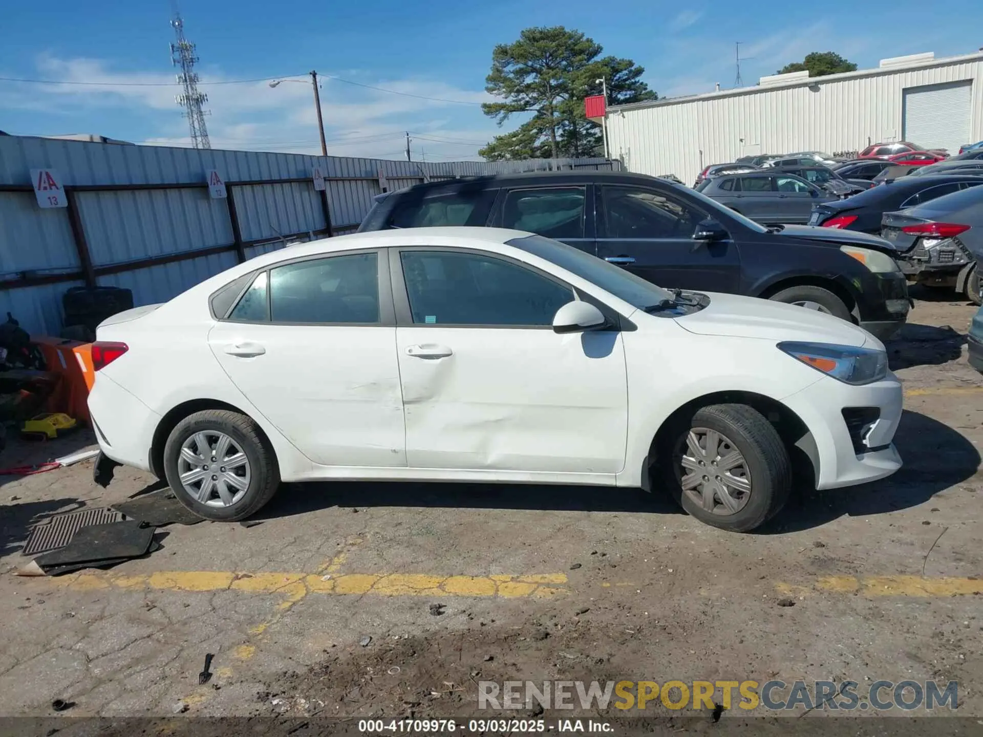 12 Photograph of a damaged car 3KPA24AD4NE434315 KIA RIO 2022