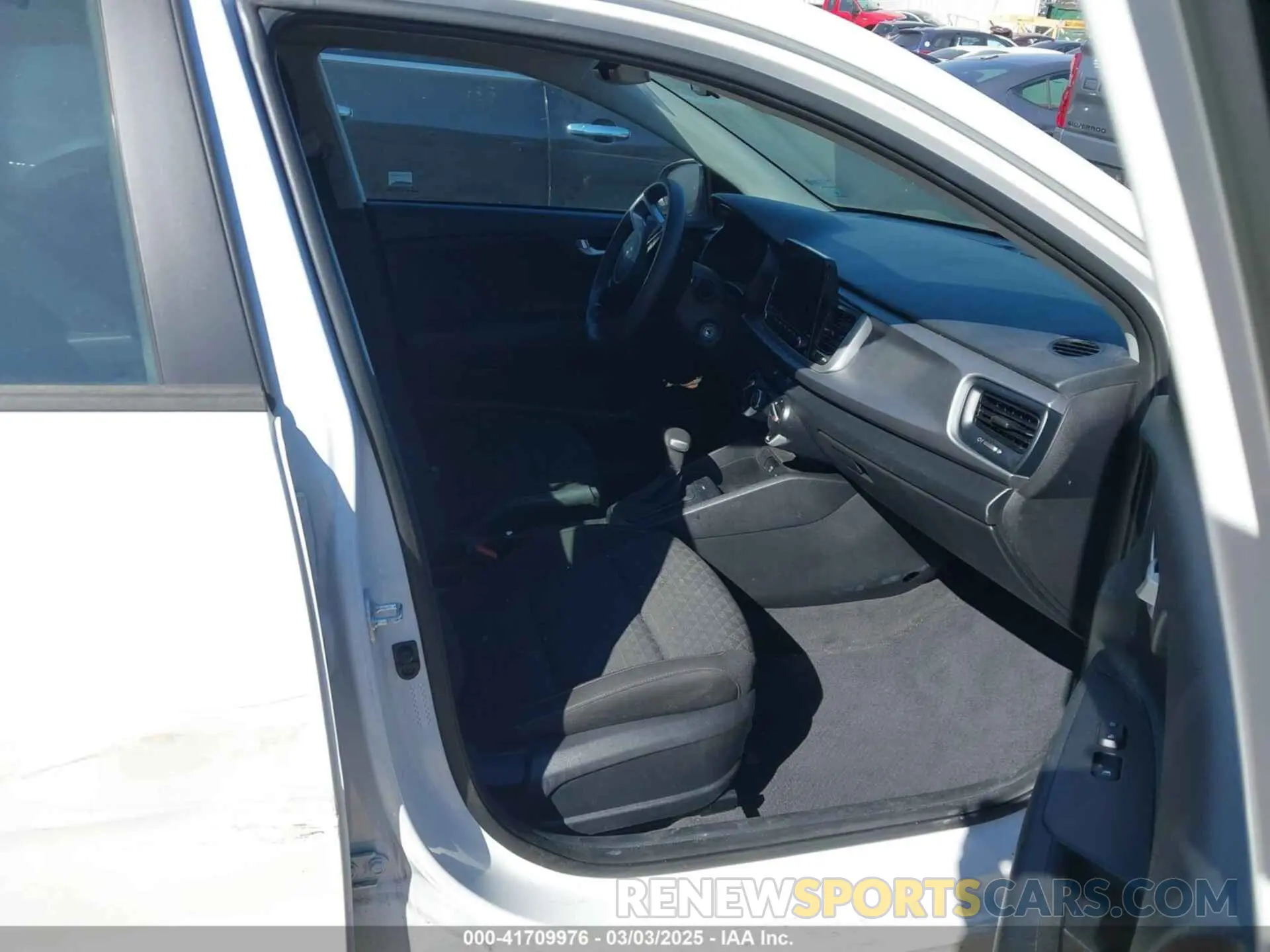 5 Photograph of a damaged car 3KPA24AD4NE434315 KIA RIO 2022