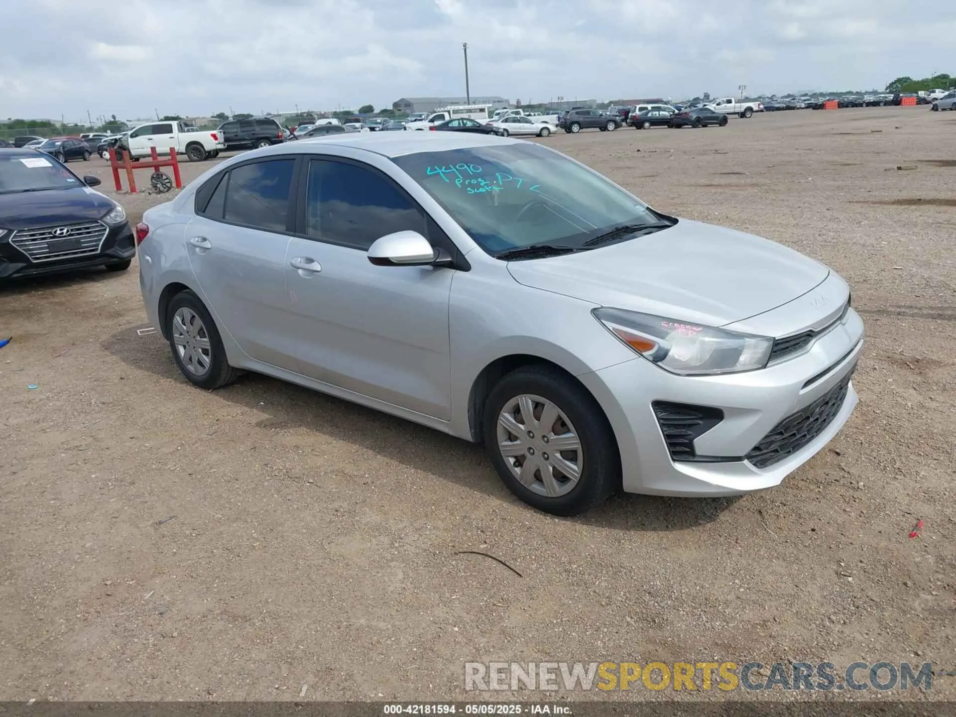 1 Photograph of a damaged car 3KPA24AD4NE476161 KIA RIO 2022