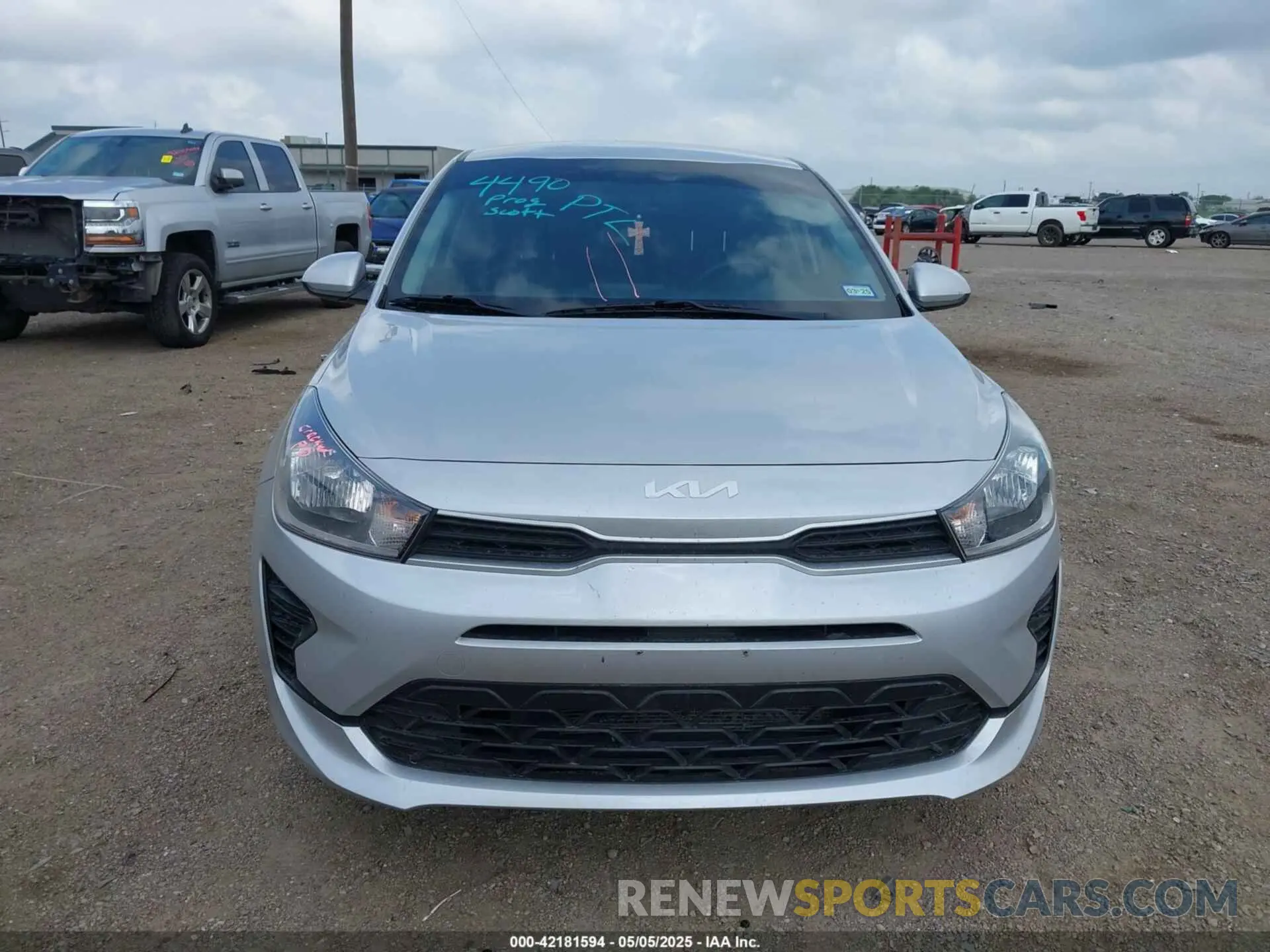 12 Photograph of a damaged car 3KPA24AD4NE476161 KIA RIO 2022