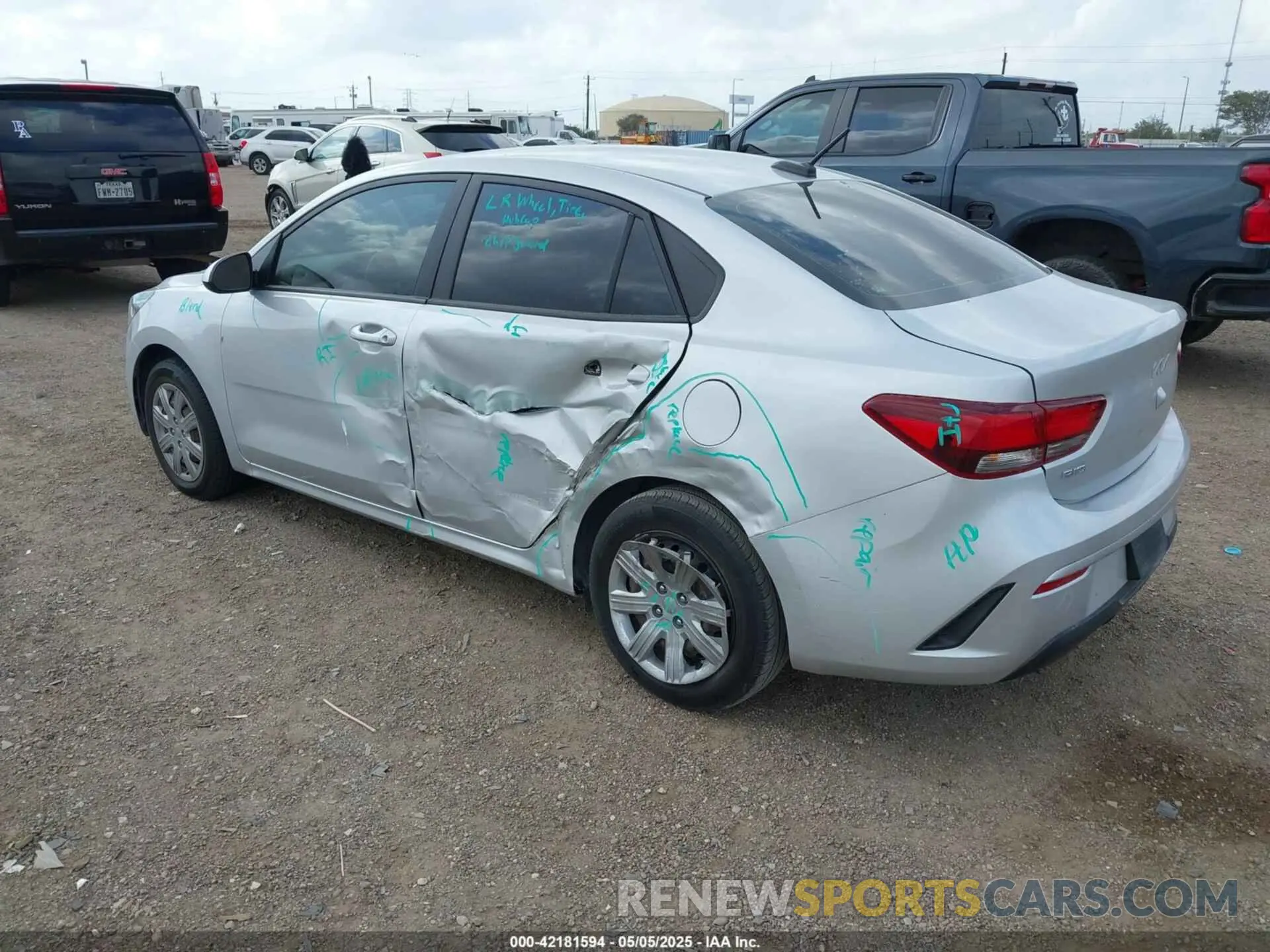 3 Photograph of a damaged car 3KPA24AD4NE476161 KIA RIO 2022