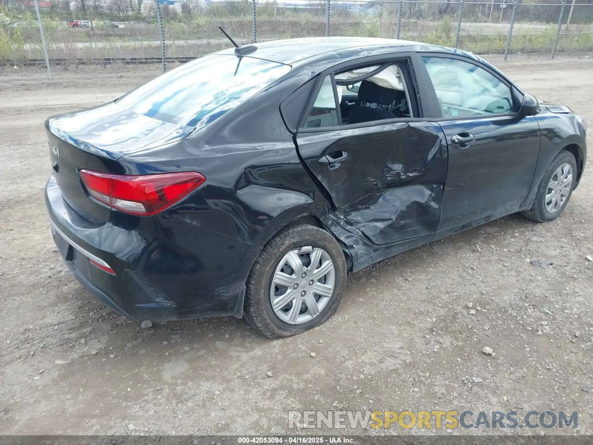 4 Photograph of a damaged car 3KPA24AD5NE496273 KIA RIO 2022