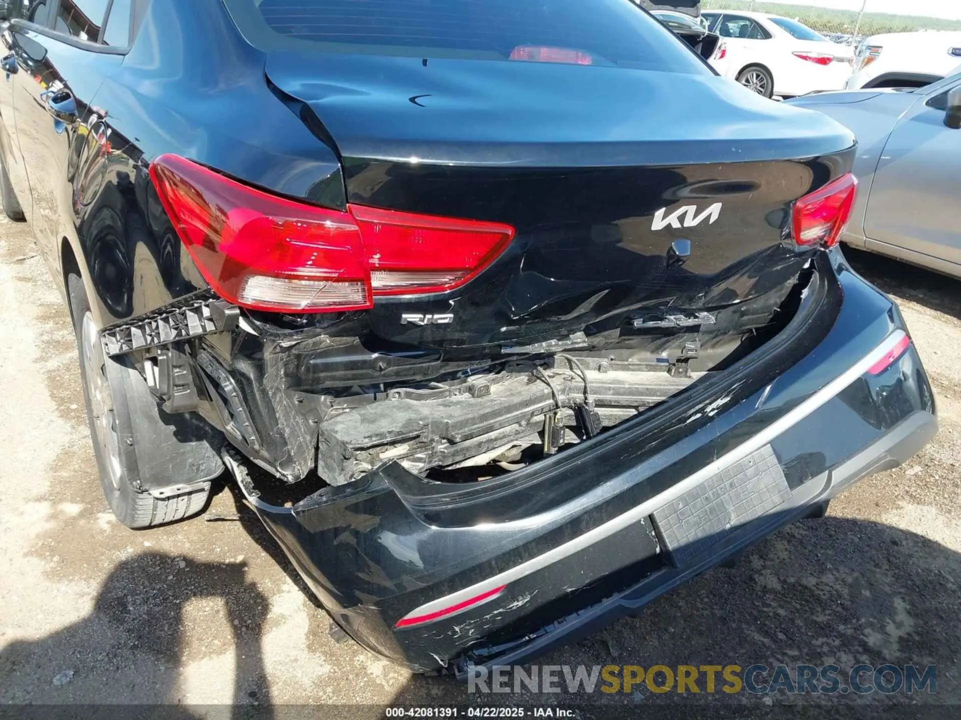 17 Photograph of a damaged car 3KPA24AD6NE502193 KIA RIO 2022
