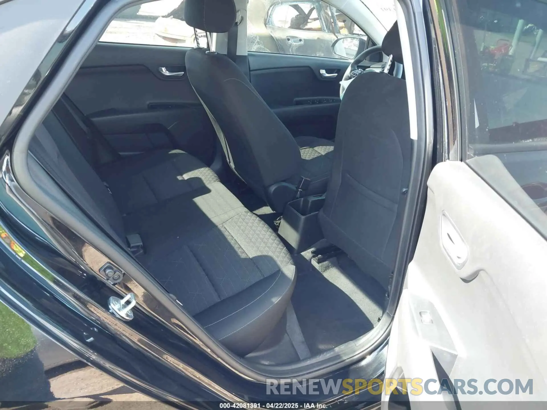 8 Photograph of a damaged car 3KPA24AD6NE502193 KIA RIO 2022
