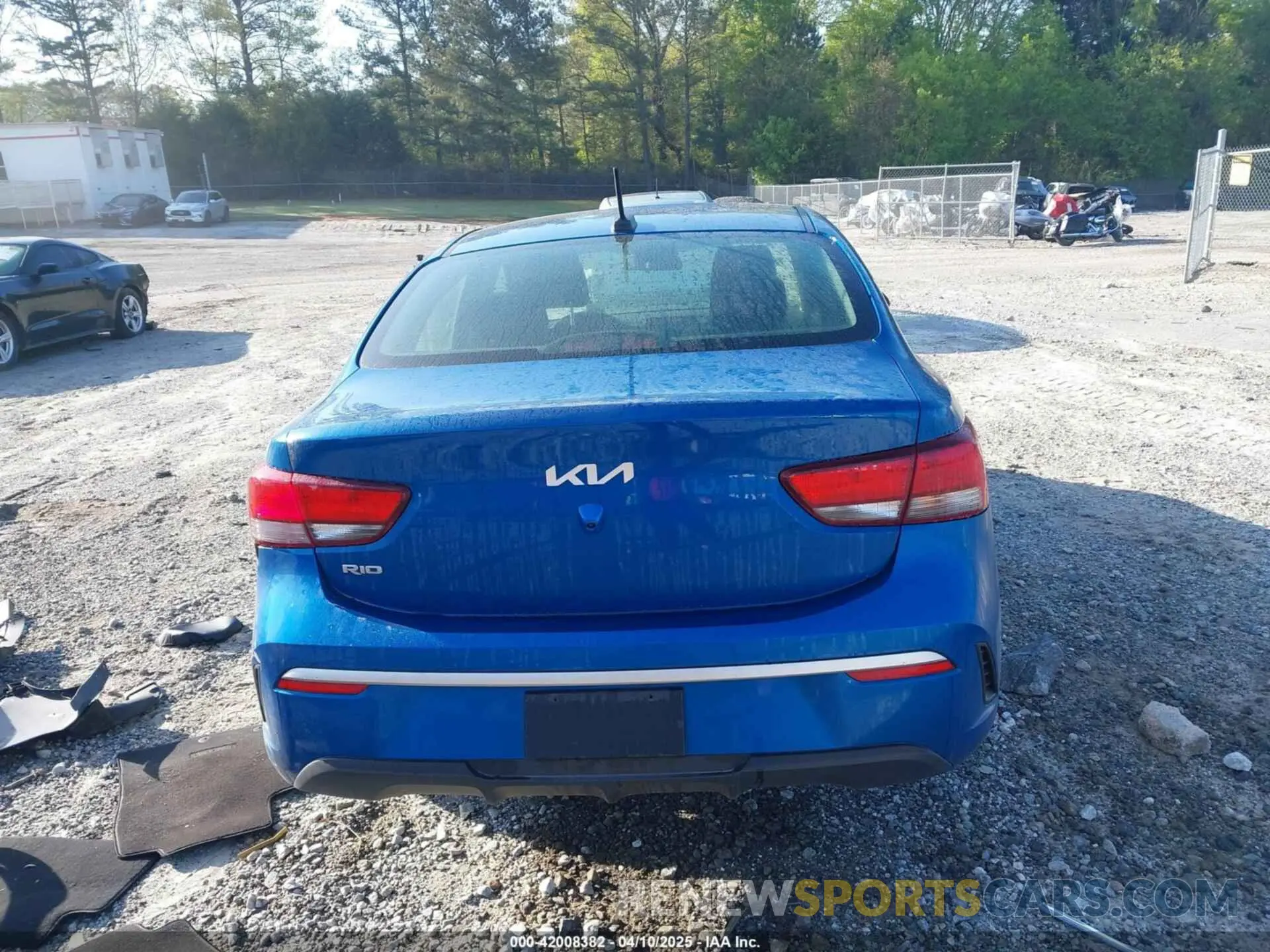 17 Photograph of a damaged car 3KPA24AD7NE438438 KIA RIO 2022