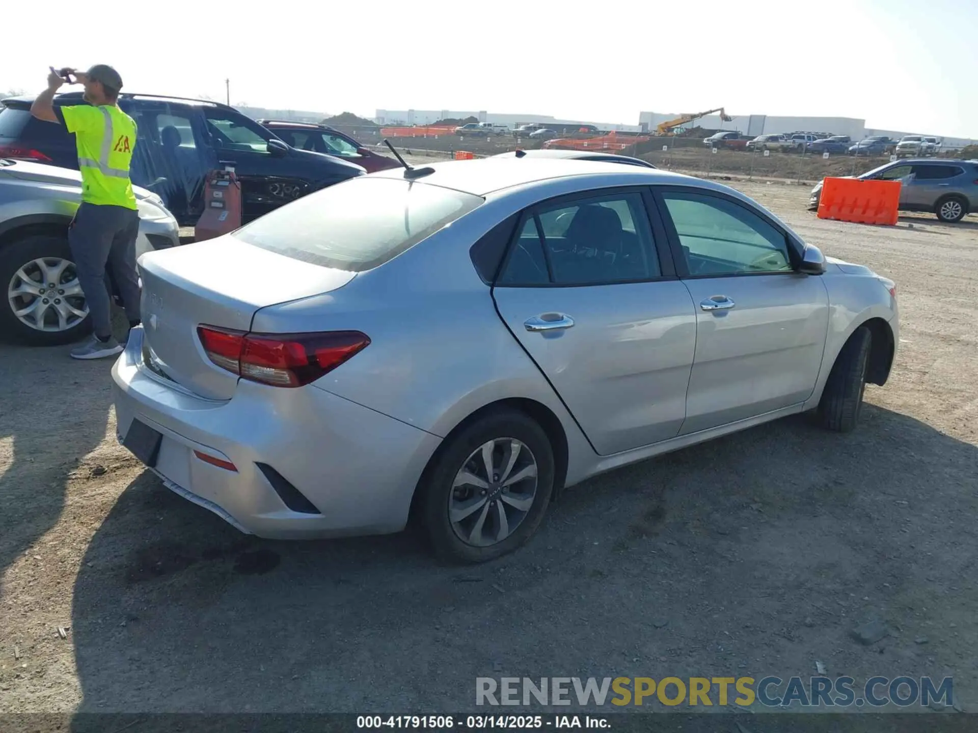 4 Фотография поврежденного автомобиля 3KPA24AD9NE441681 KIA RIO 2022