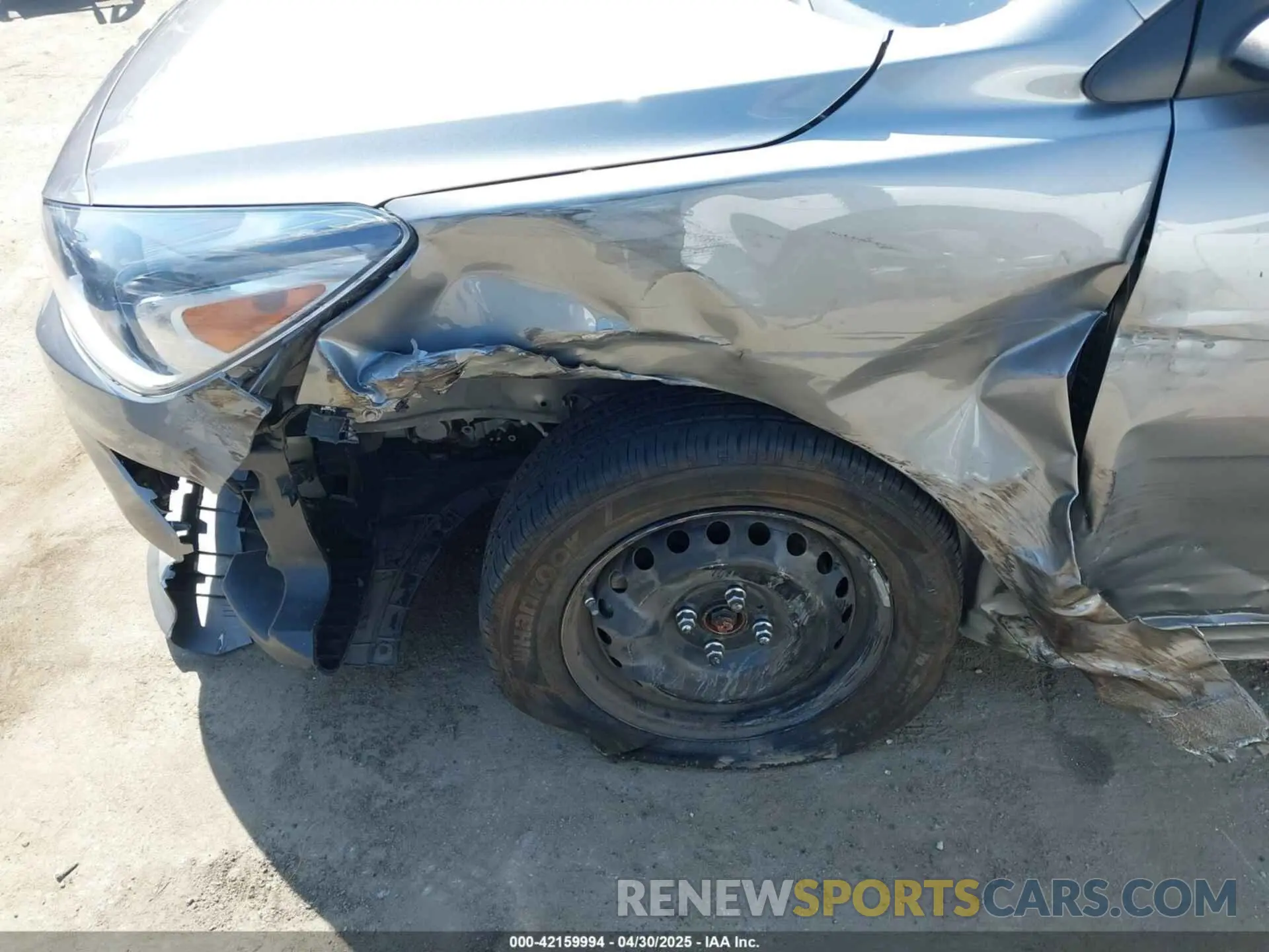 18 Photograph of a damaged car 3KPA24AD9NE477872 KIA RIO 2022