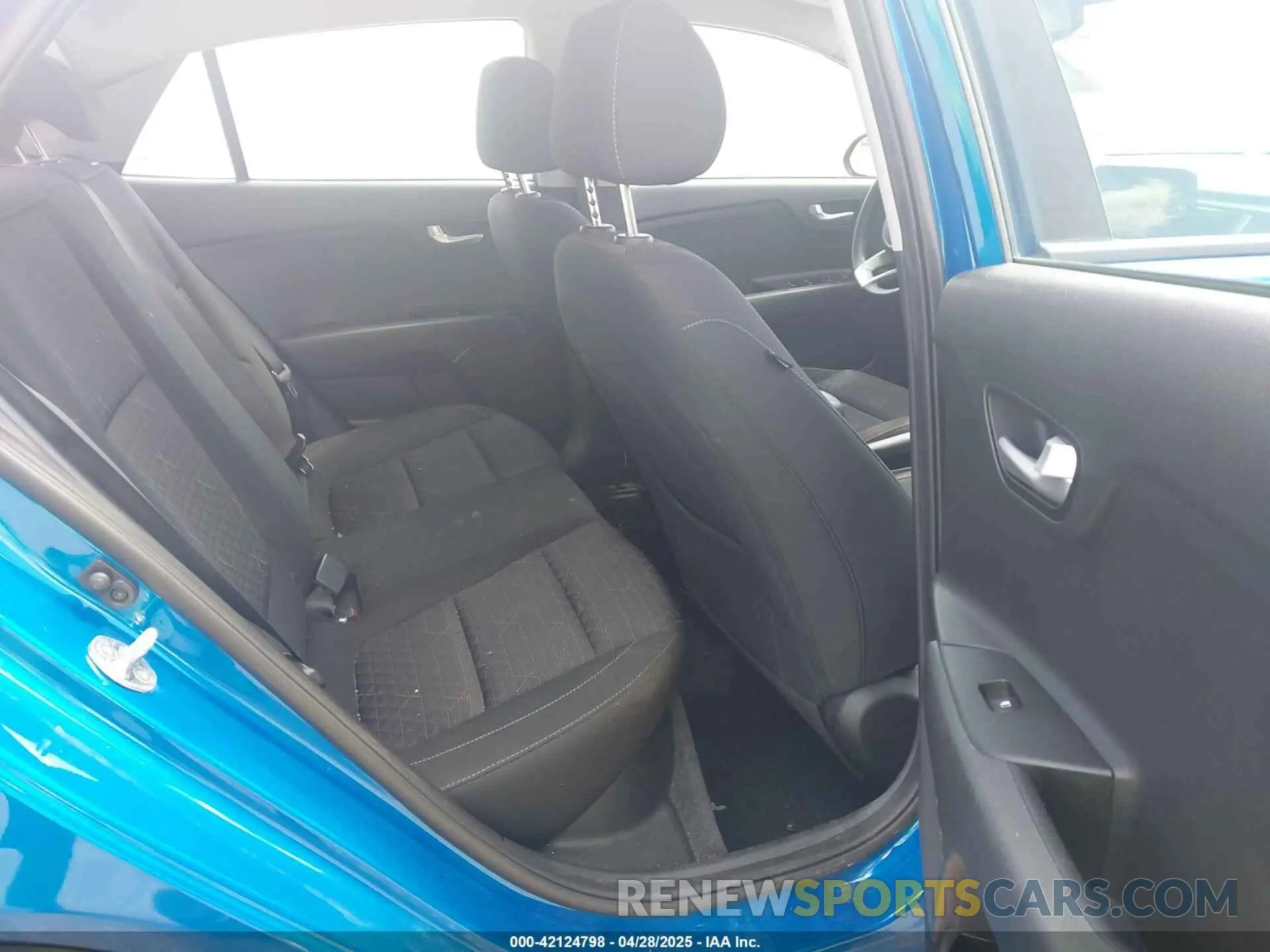 8 Photograph of a damaged car 3KPA24AD0PE552638 KIA RIO 2023