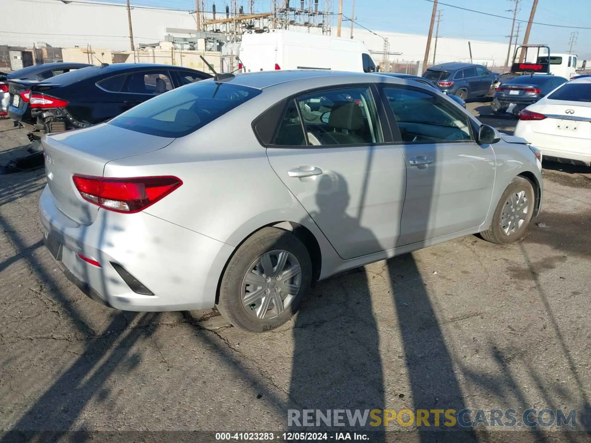 4 Photograph of a damaged car 3KPA24AD1PE599290 KIA RIO 2023