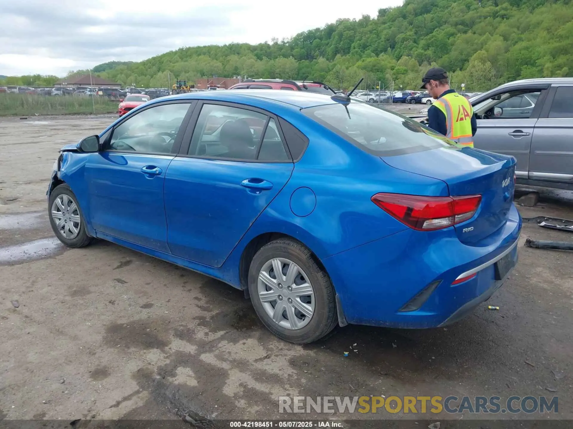 3 Photograph of a damaged car 3KPA24AD2PE528423 KIA RIO 2023