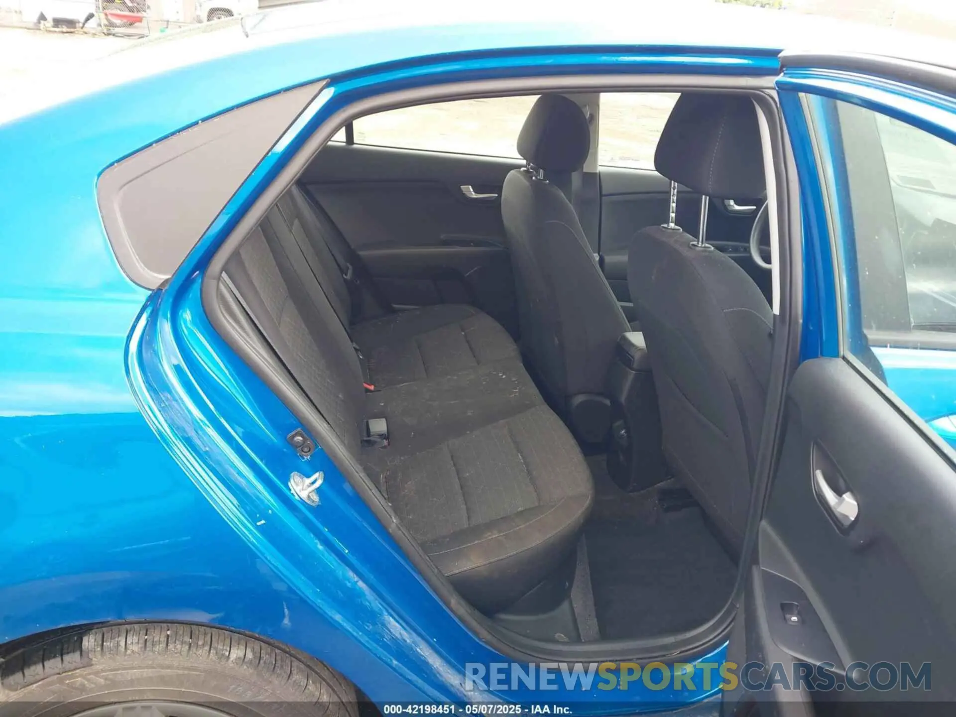 8 Photograph of a damaged car 3KPA24AD2PE528423 KIA RIO 2023