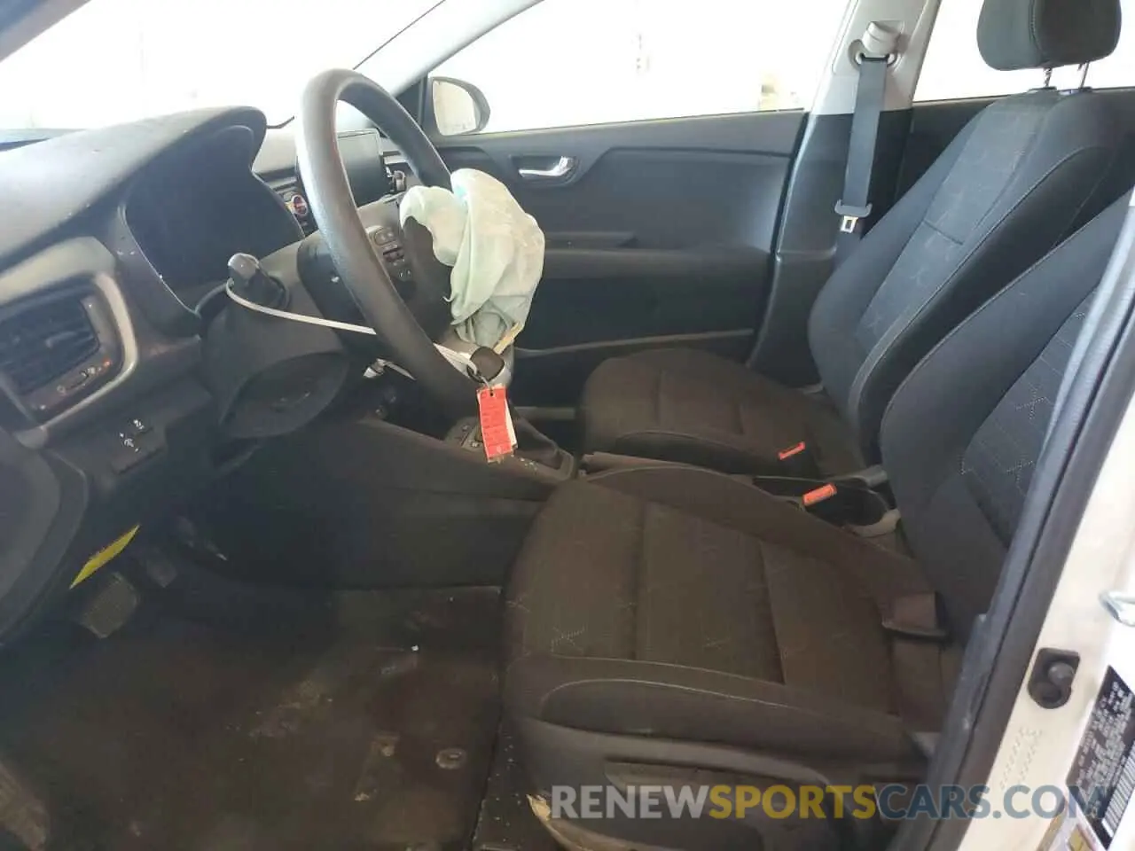 7 Photograph of a damaged car 3KPA24AD2PE575581 KIA RIO 2023