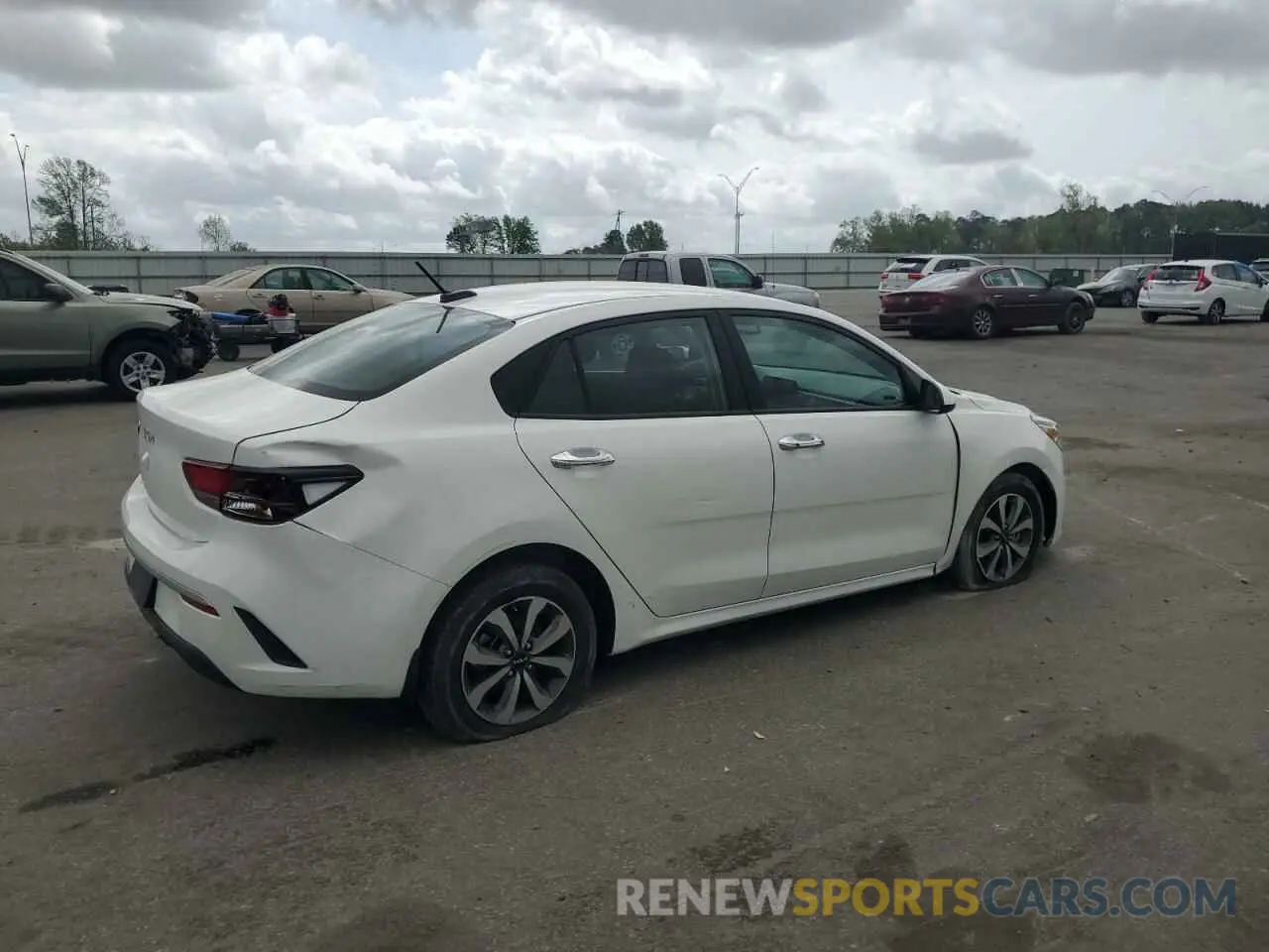 3 Фотография поврежденного автомобиля 3KPA24AD5PE520235 KIA RIO 2023